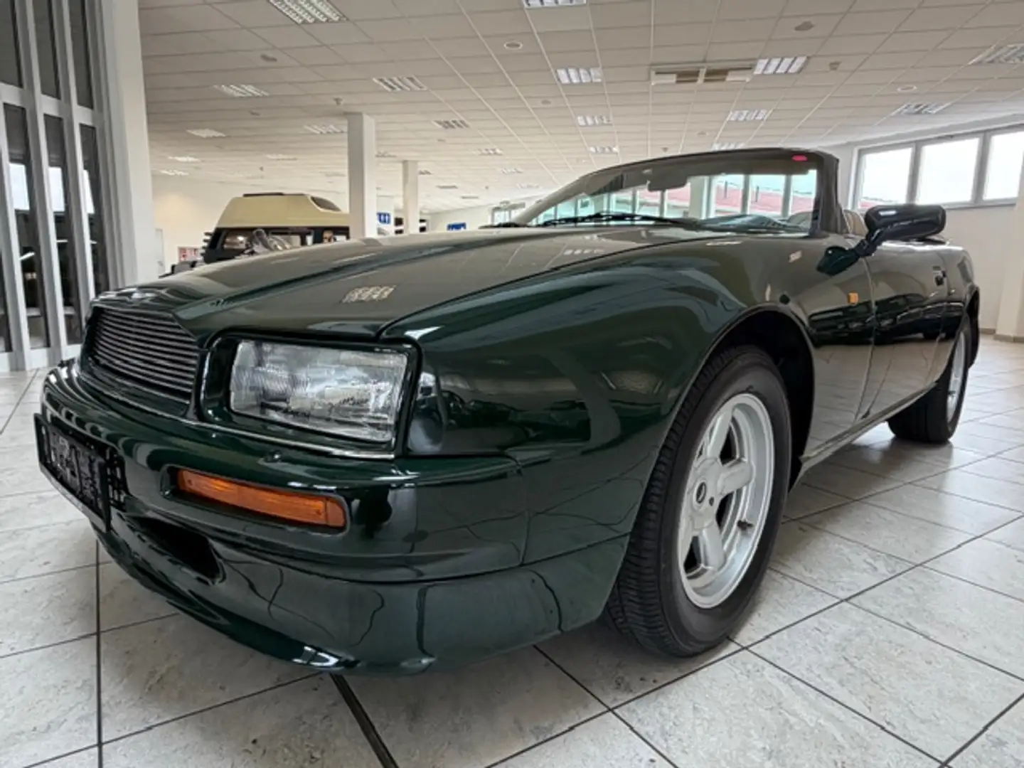 Aston Martin Virage Volante 5,3 V8 Automatik 1/122 LHD Europa DE Grün - 2