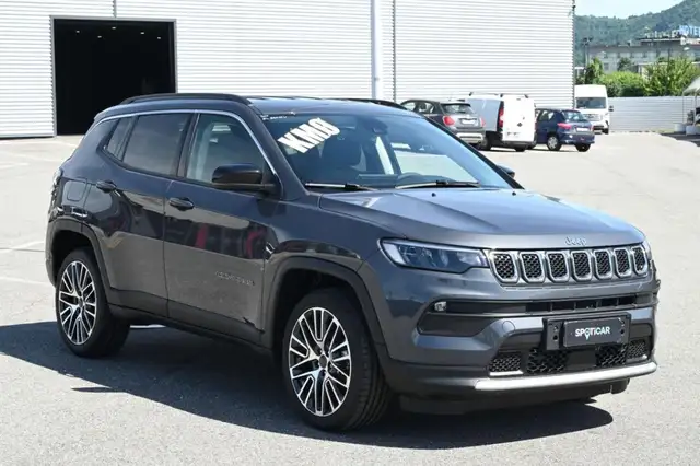 Jeep Compass view 3