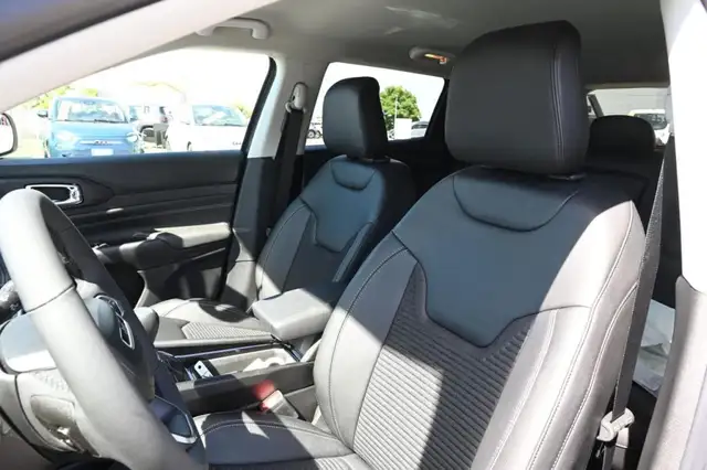 Jeep Compass view 15