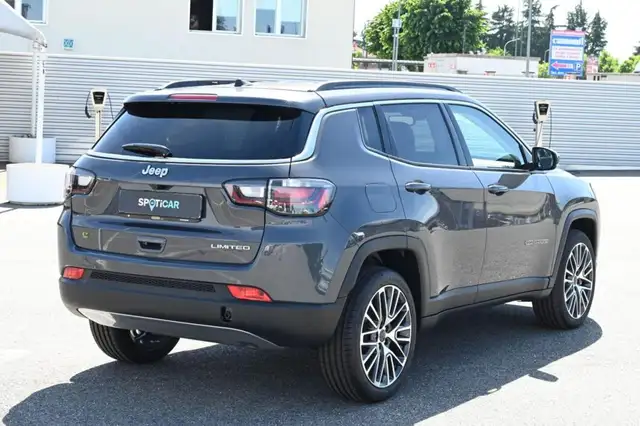 Jeep Compass view 5