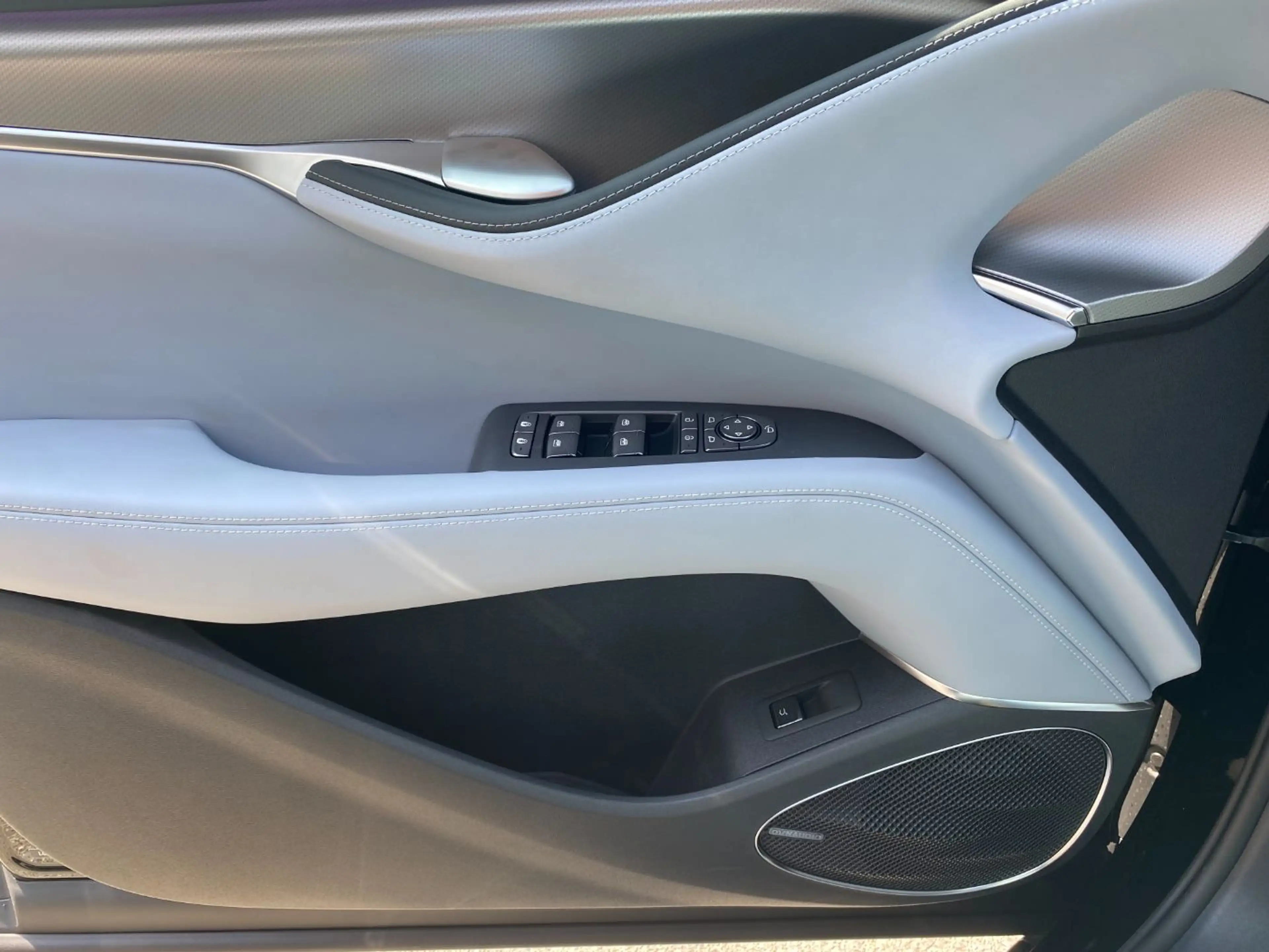 BYD Sealion 7 Ex PTS DAB CarPlay HUD Shz KeyGo eHeck — photo 19