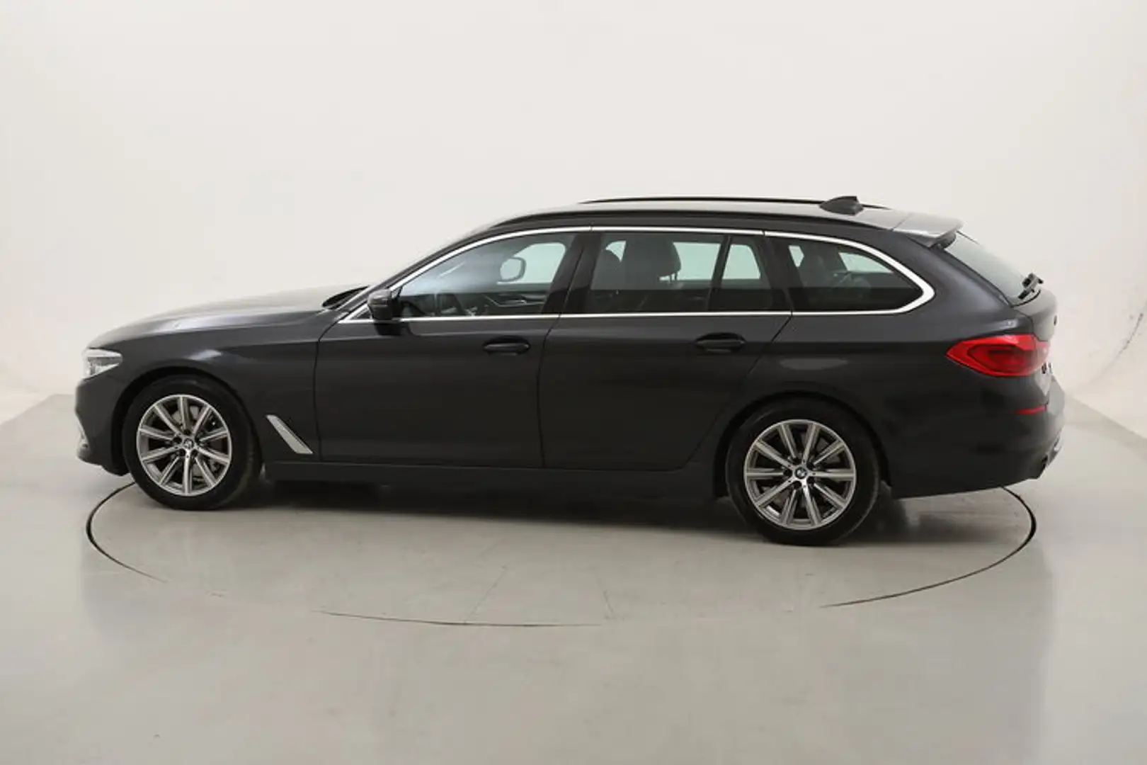 BMW 530 Touring 530d Luxury 3.0 Diesel 249CV Grigio - 2