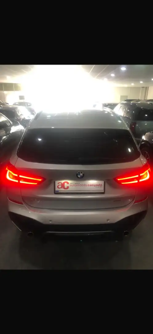BMW X1 xDrive 20dA Plateado - 2