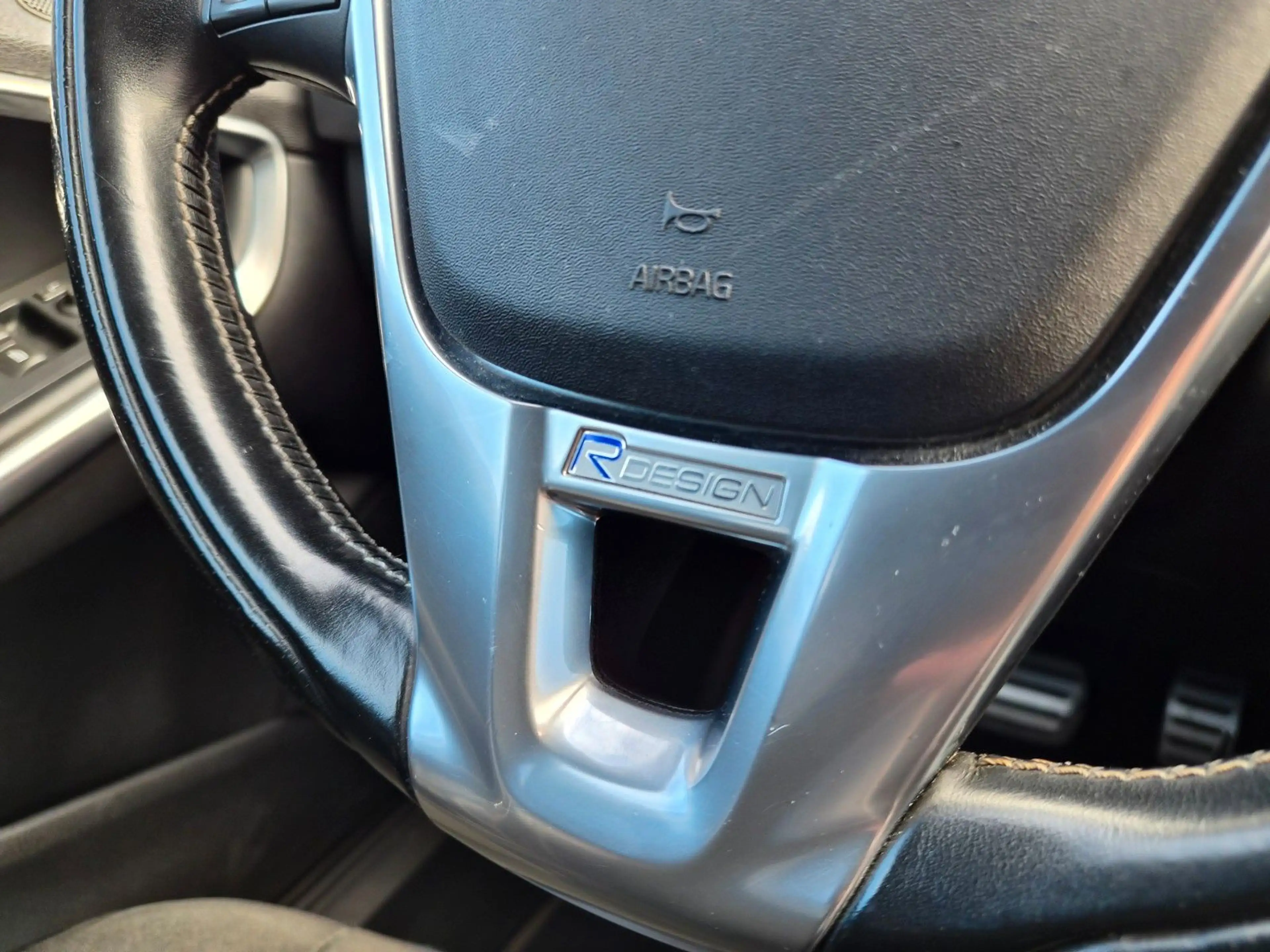 Volvo V40 R-Design Automatik/Navi/Leder/PDC/Garantie — photo 21