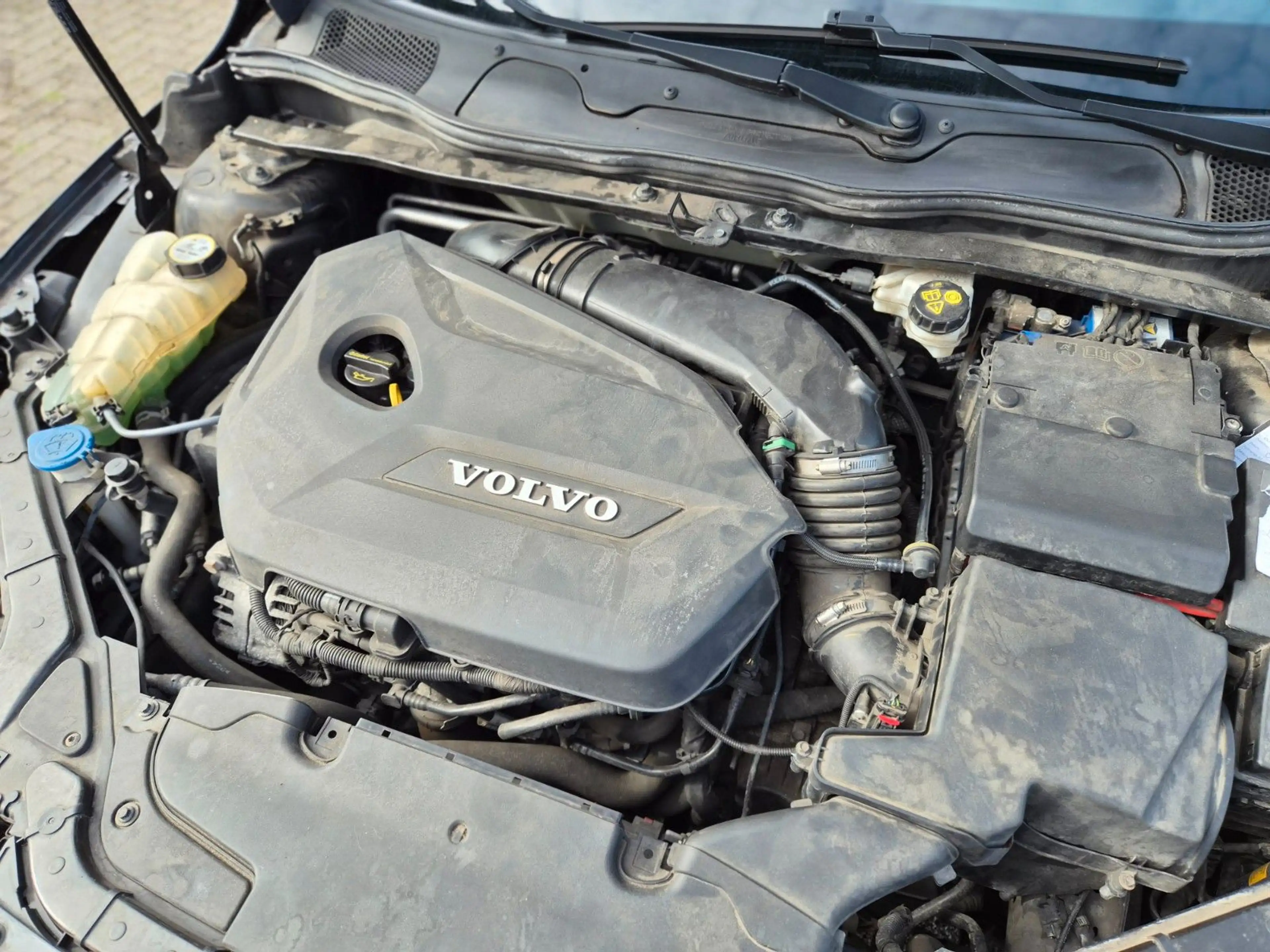 Volvo V40 R-Design Automatik/Navi/Leder/PDC/Garantie — photo 29