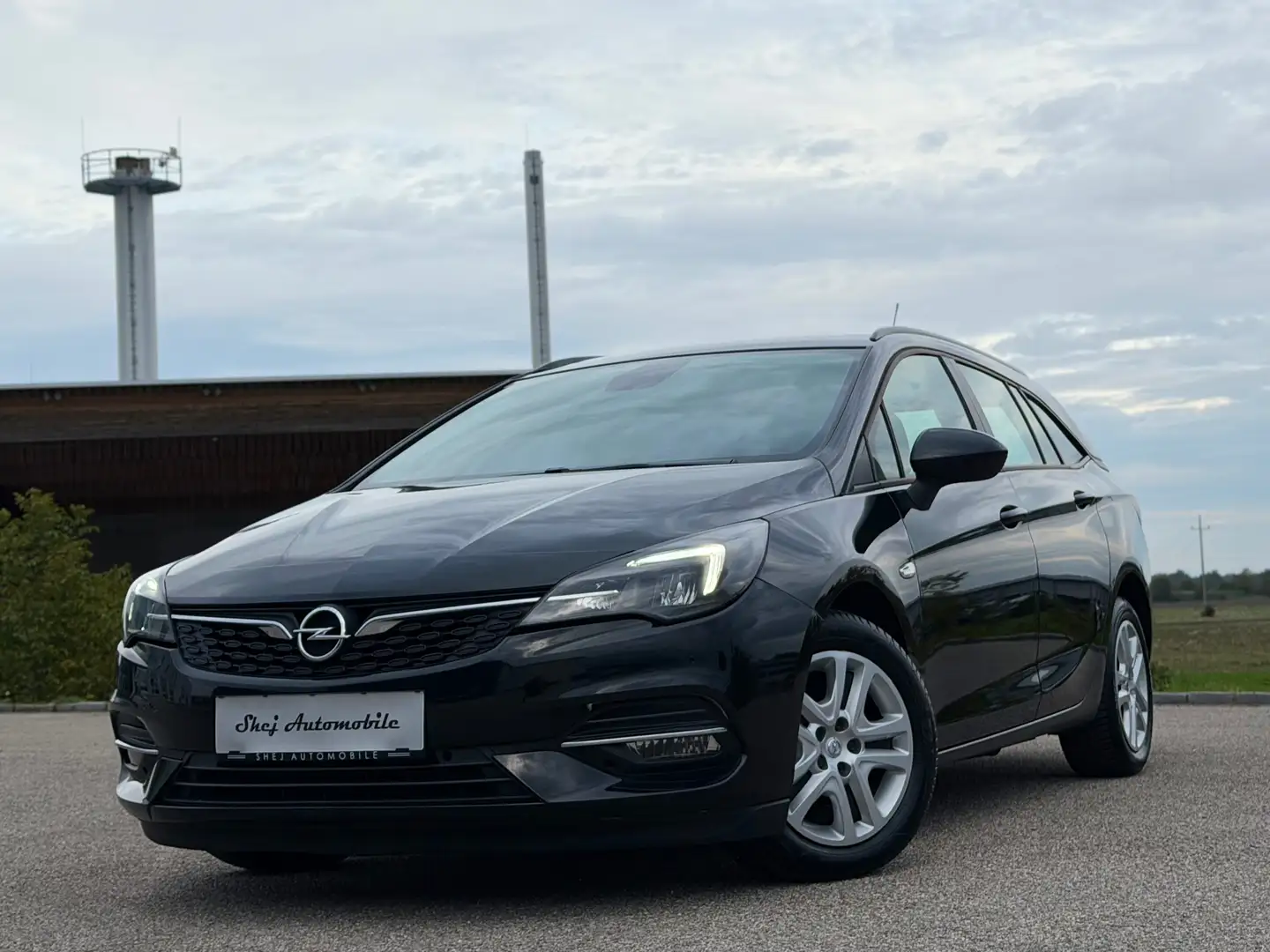 Opel Astra Start/Stop Schwarz - 1