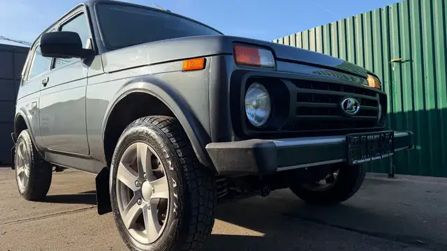 Lada Niva "PREMIUM PLUS", KLIMA! SITZHEIZ.! ab SOFORT