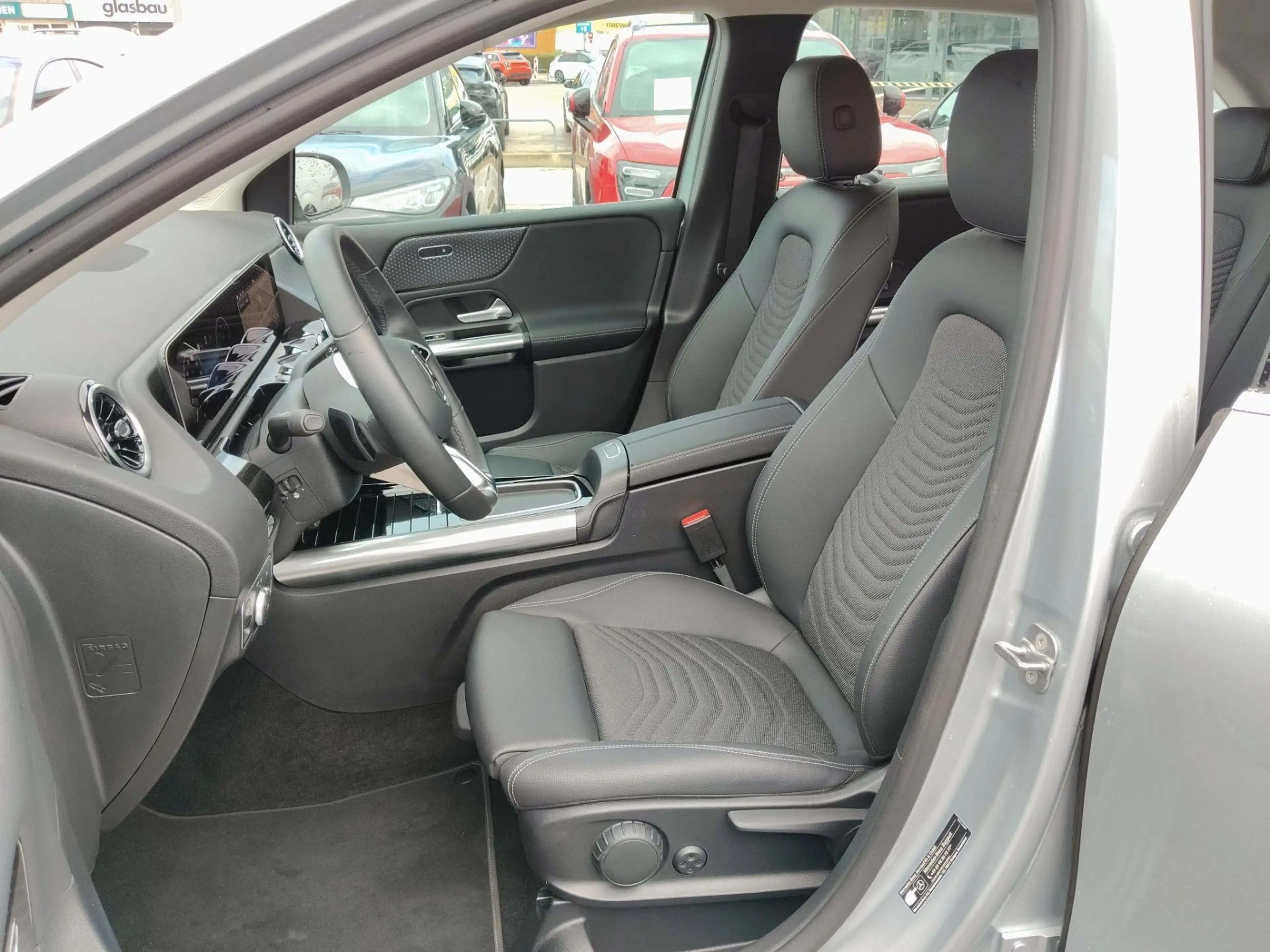 Mercedes-Benz B 180 Leder Winterp. KAM SpurH LM KlimaA SHZ — photo 15