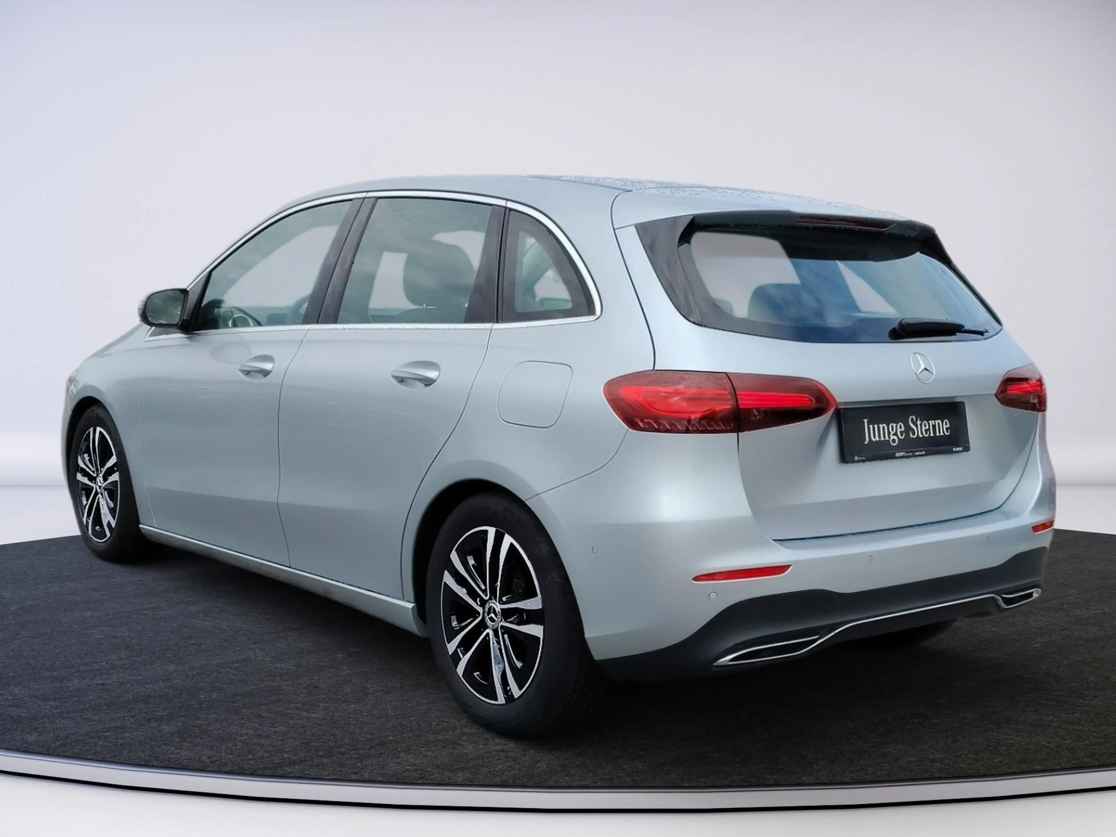 Mercedes-Benz B 180 Leder Winterp. KAM SpurH LM KlimaA SHZ — photo 4