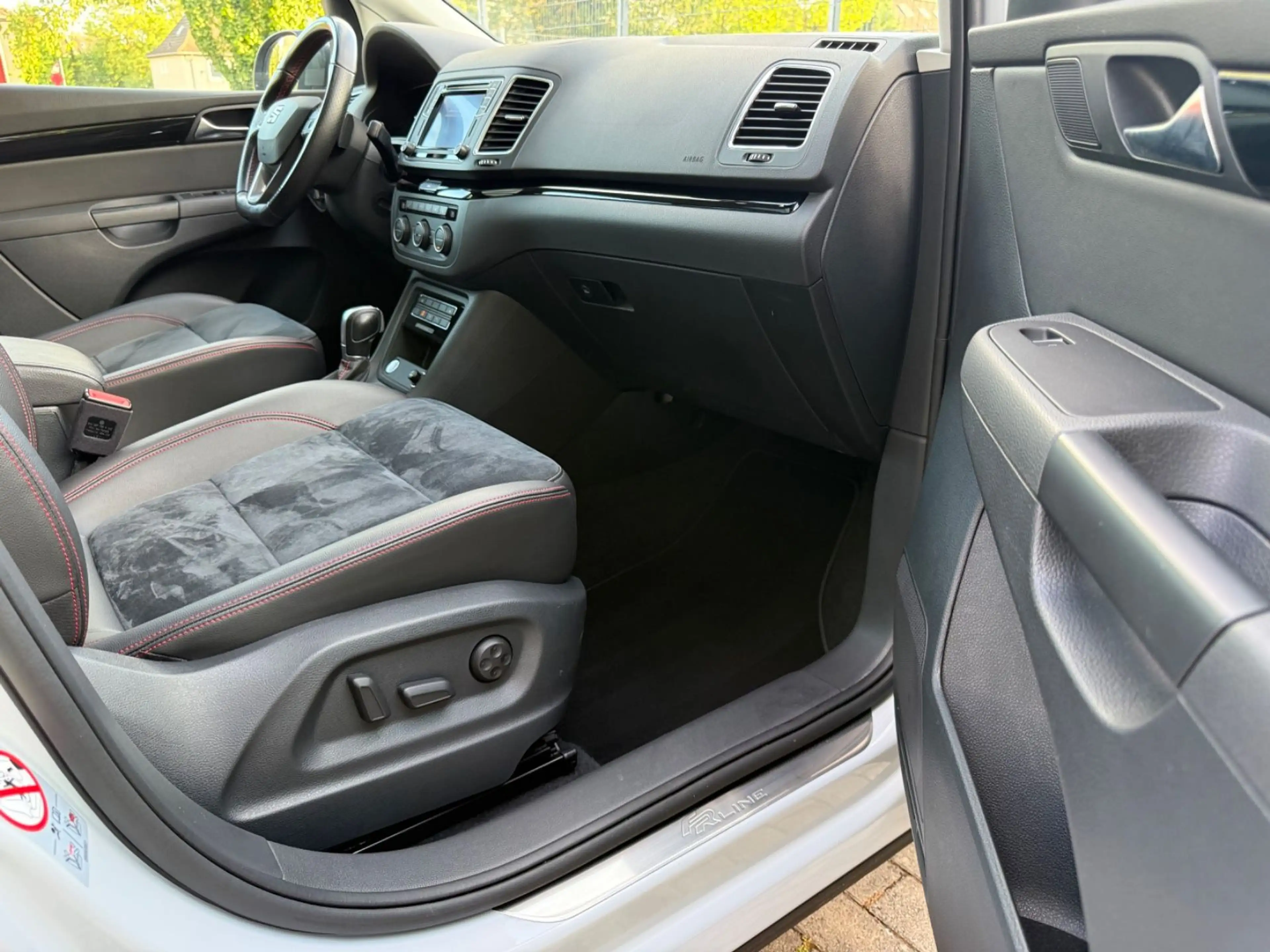 SEAT Alhambra FR Line 2.0 TDI*DSG*7-Sitz*AHK*StdHzg* — photo 17