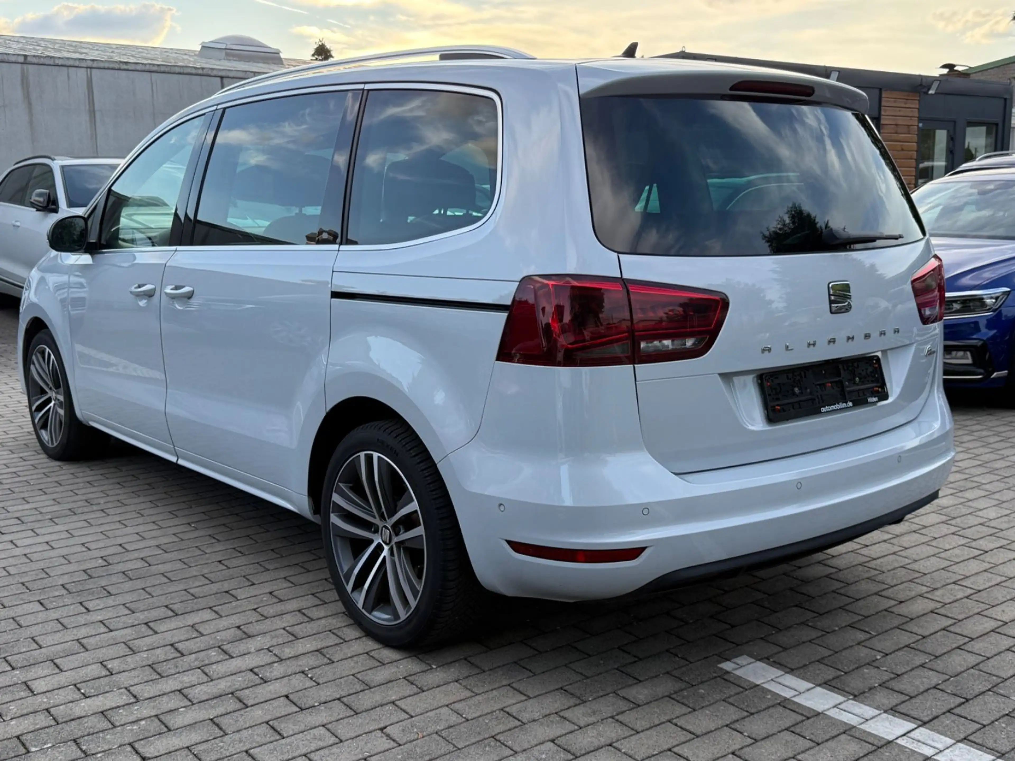 SEAT Alhambra FR Line 2.0 TDI*DSG*7-Sitz*AHK*StdHzg* — photo 4