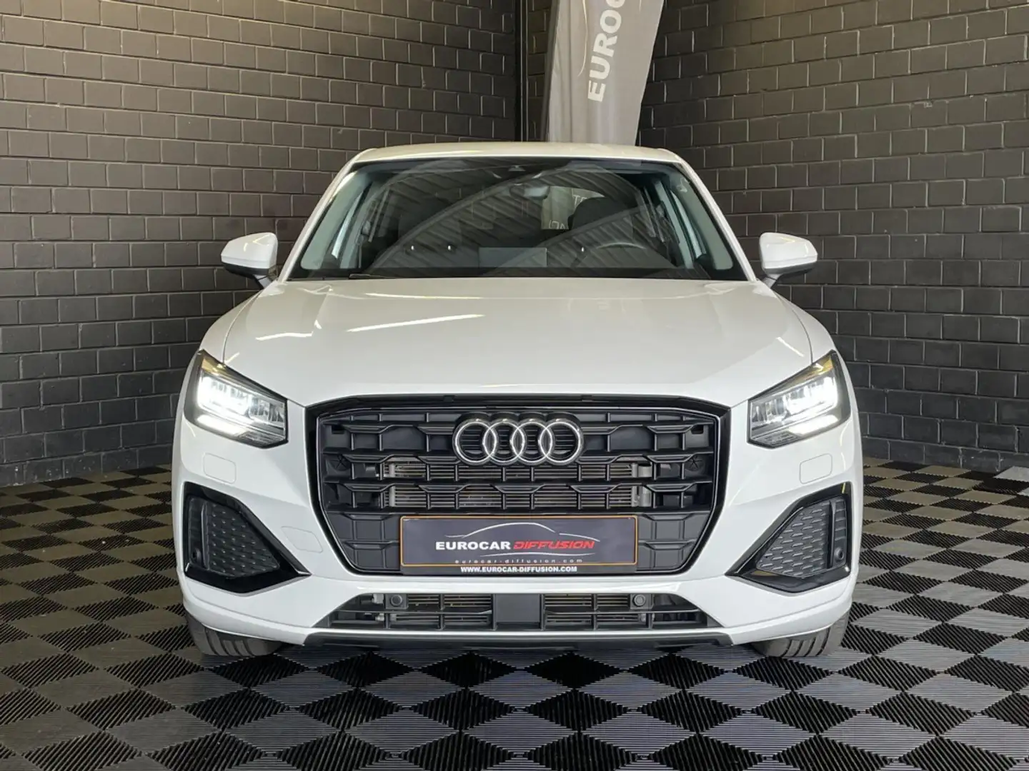 Audi Q2 35 TFSI 150 S TRONIC ADVANCED ** Caméra ** Blanc - 2