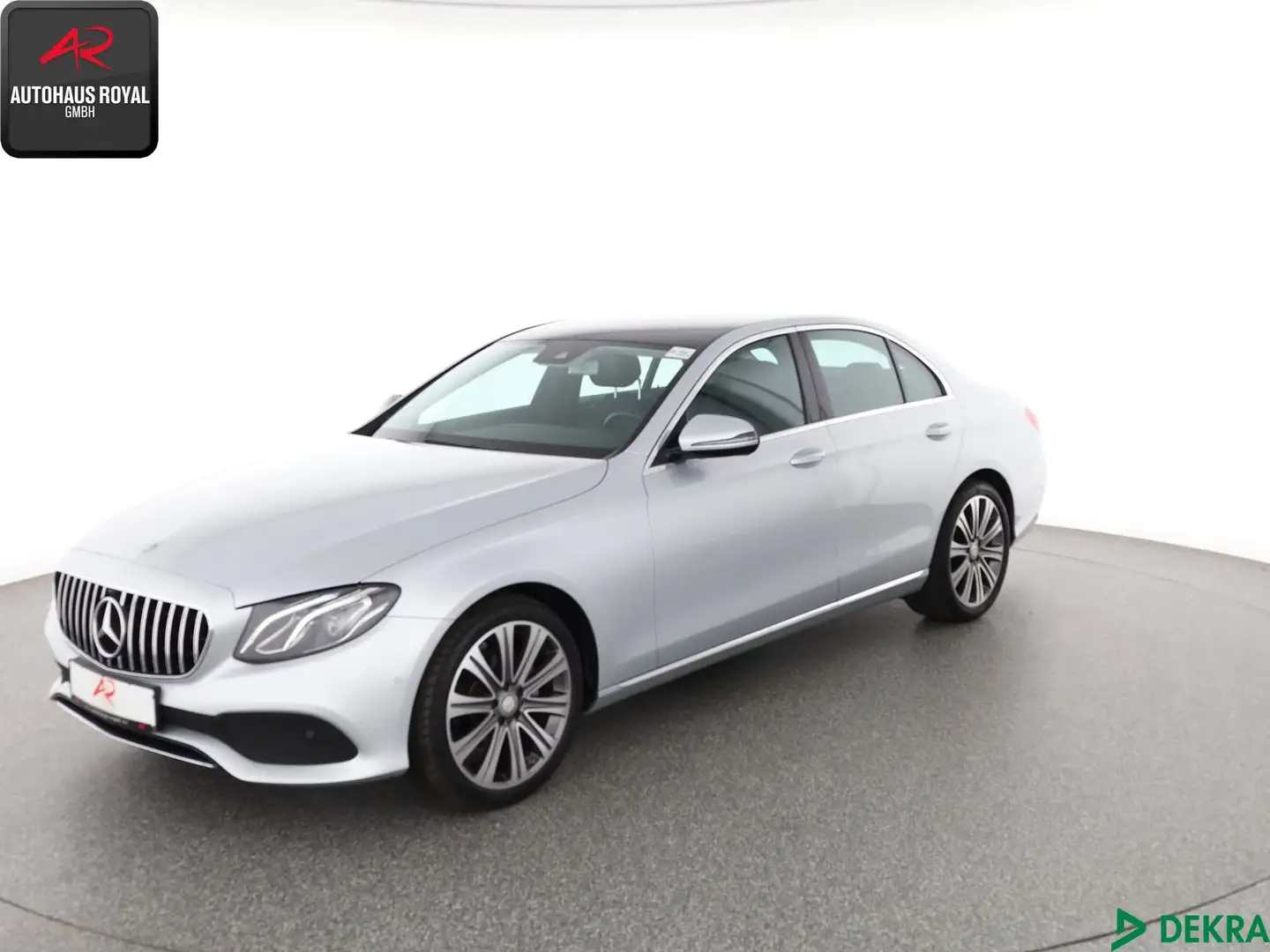 Mercedes-Benz E 200 E 200 AVANTGARDE PANAMERICANA GRILL,WIDE,CARPLAY Silber - 1