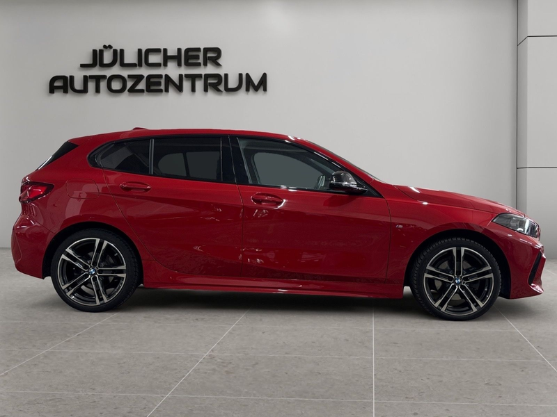 BMW 118 i M Sport Aut., Rentnerfahrzeug, 2.Hand — photo 2