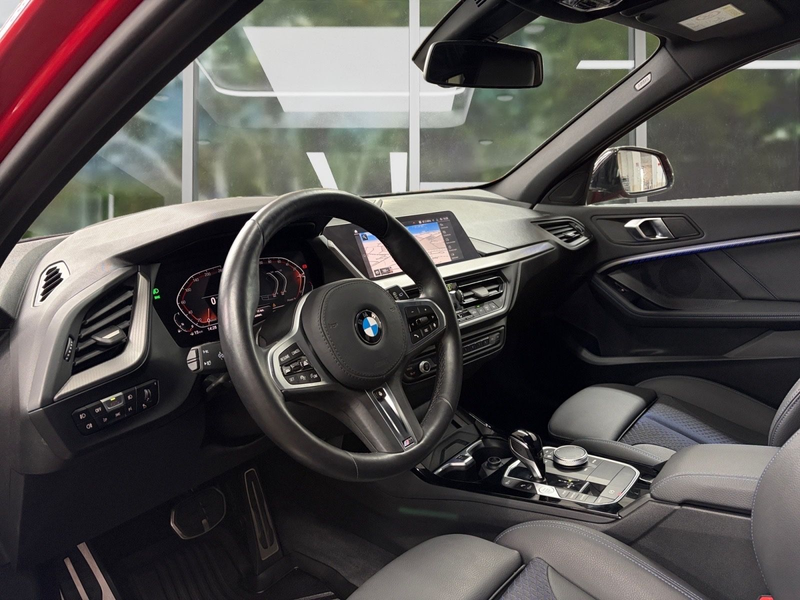 BMW 118 i M Sport Aut., Rentnerfahrzeug, 2.Hand — photo 7