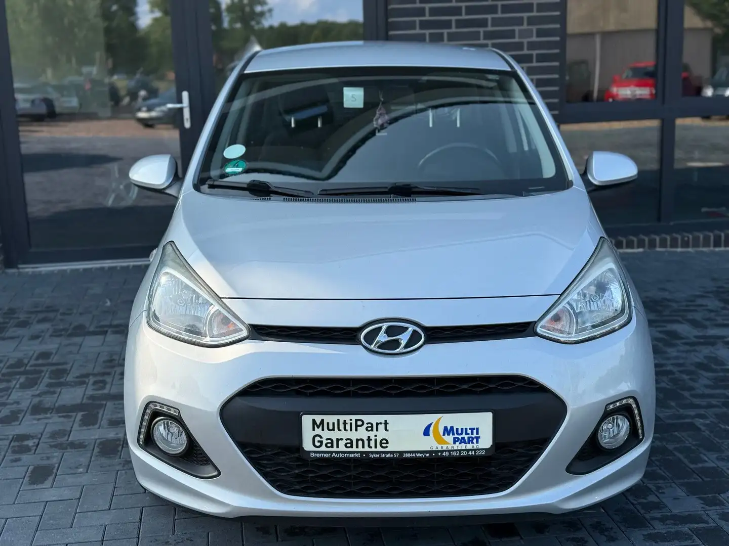 Hyundai i10 Intro Edition*Klima*SHZ*Lenk-H*Elek-F+S*Alu Silber - 2