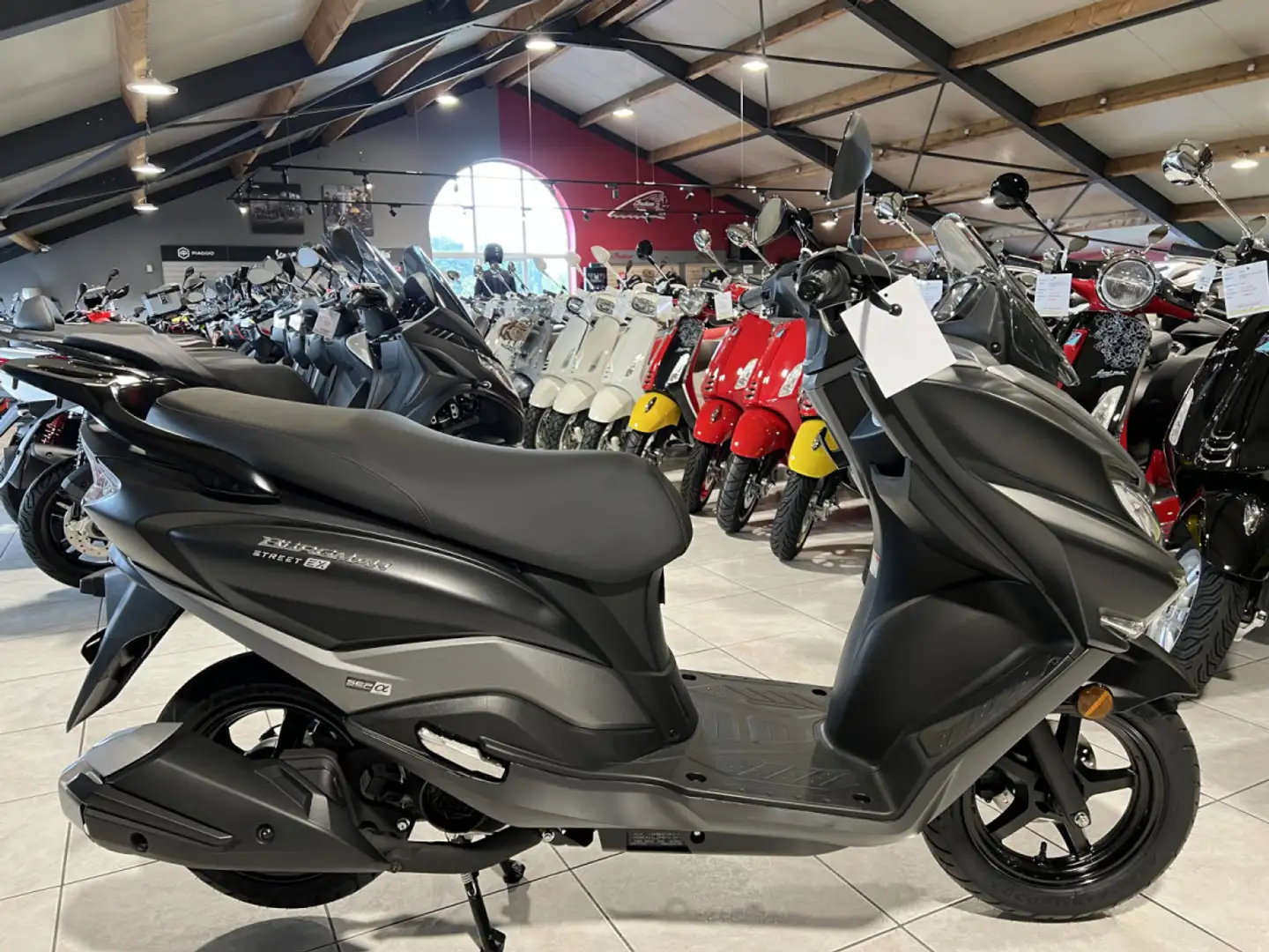 Suzuki Burgman 125 125 Grijs - 1
