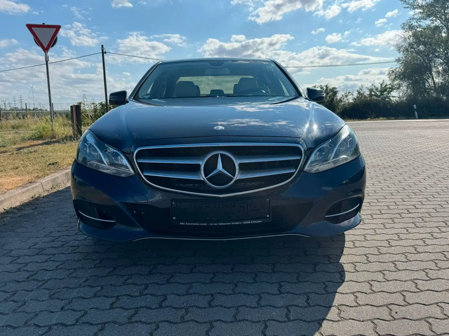 Mercedes-Benz E 200 E -Klasse Lim. E 200 BlueTec Blau - 2