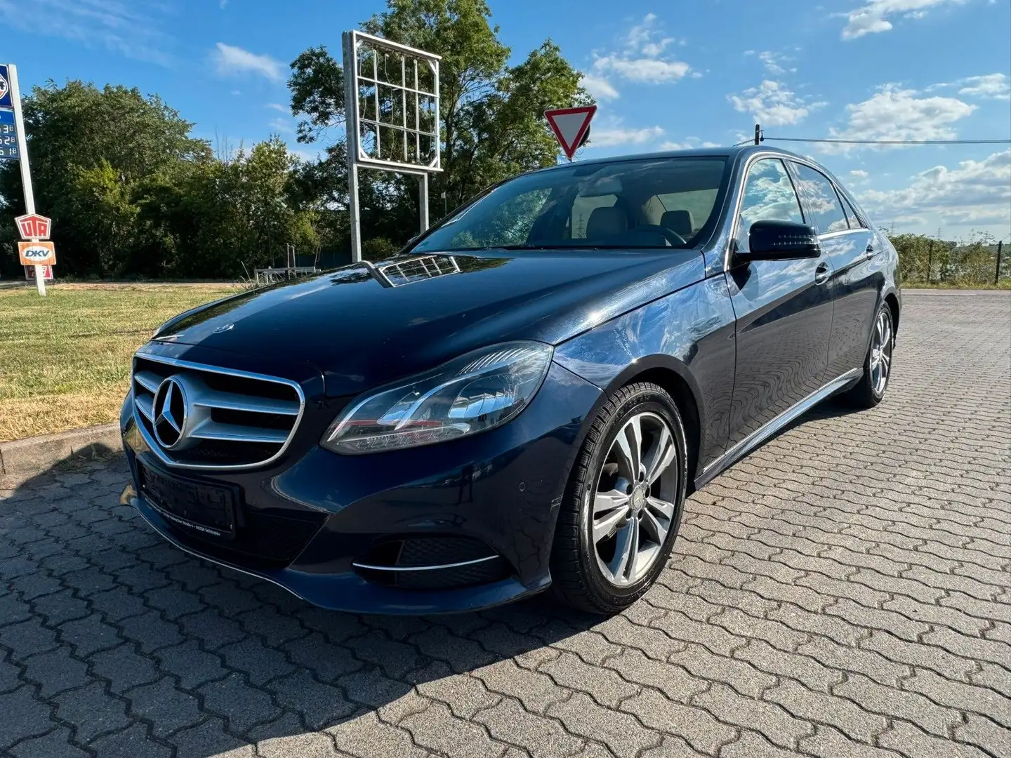 Mercedes-Benz E 200 E -Klasse Lim. E 200 BlueTec Blau - 1