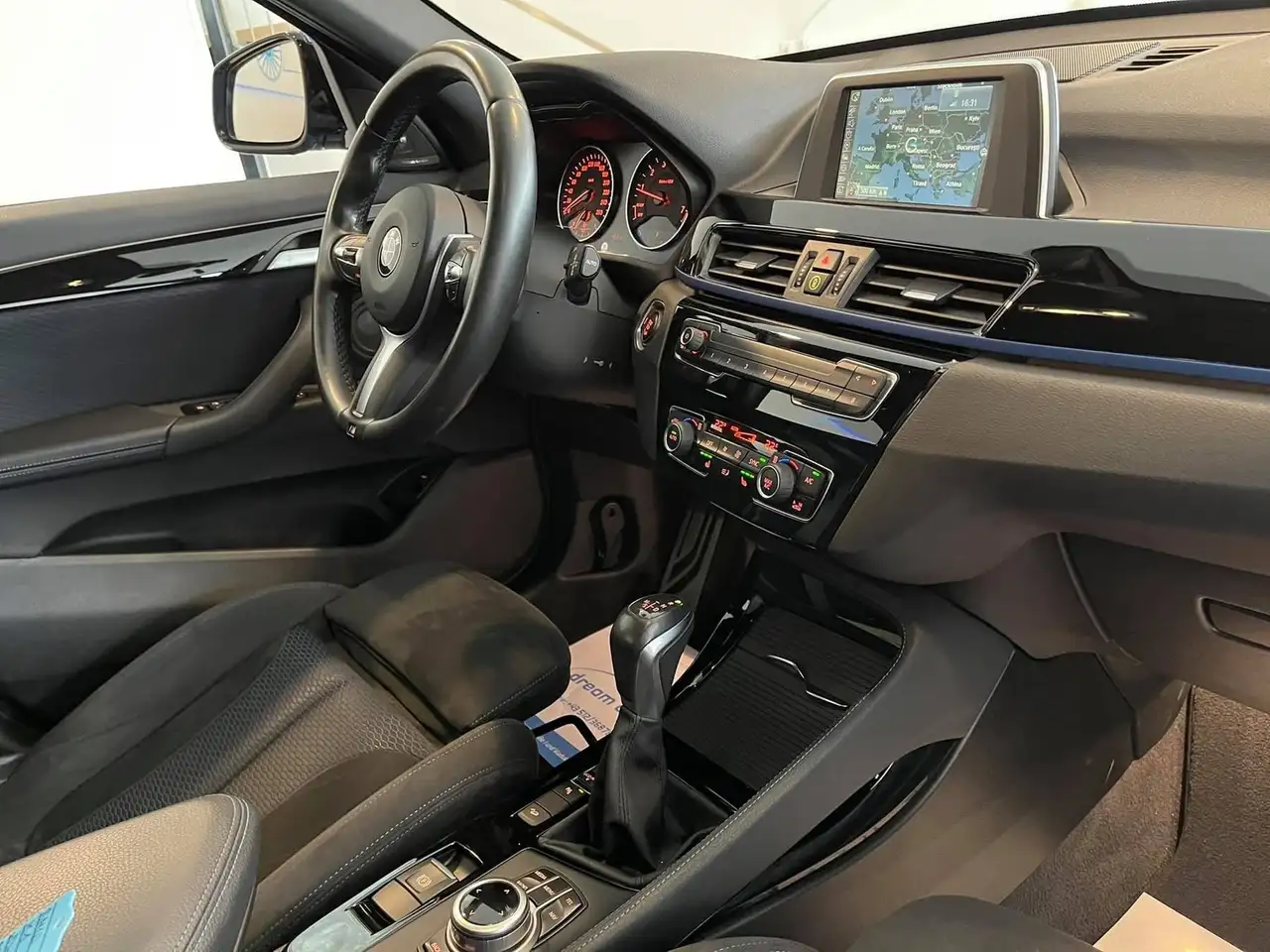 BMW X1 xDrive25i M Sport / LED / NAVI / HARMAN KARDON Bild 25