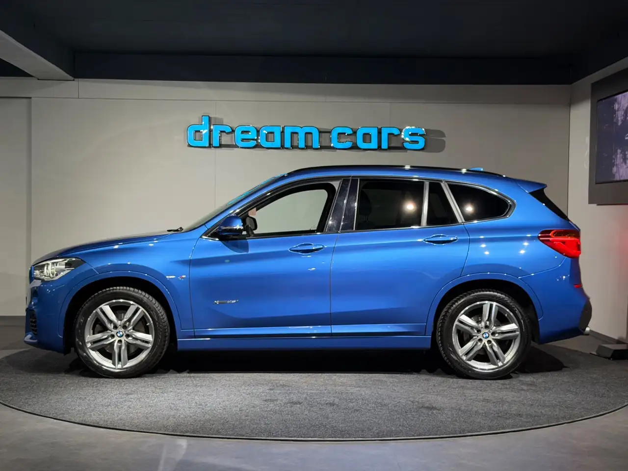 BMW X1 xDrive25i M Sport / LED / NAVI / HARMAN KARDON Bild 19