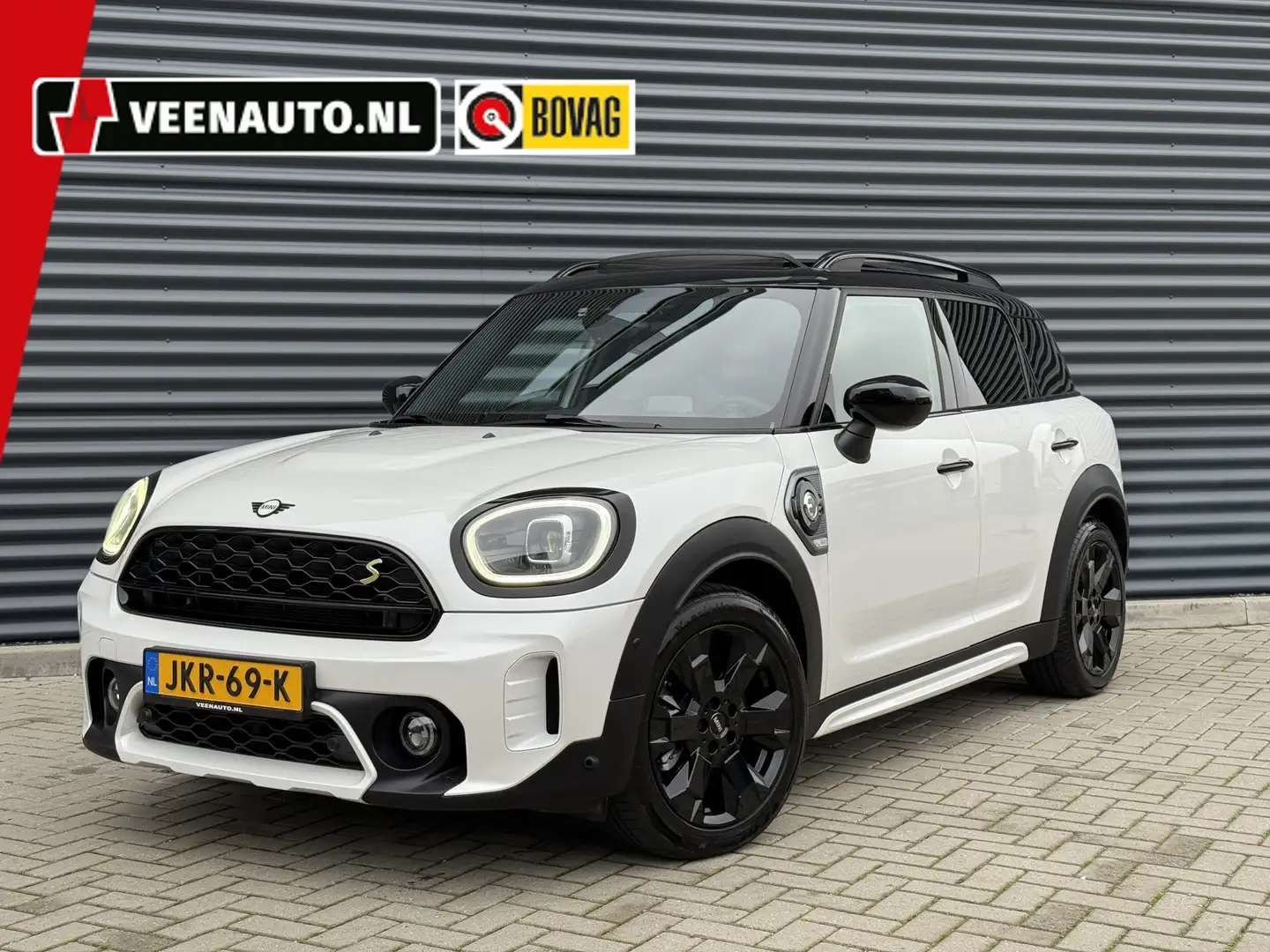 MINI Cooper SE Countryman 2.0 ALL4 Untamed Pano/Leder/Camera/H&K Bílá - 1