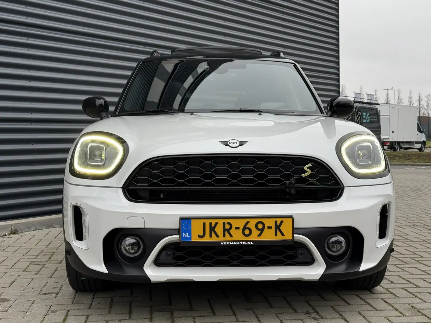 MINI Cooper SE Countryman 2.0 ALL4 Untamed Pano/Leder/Camera/H&K Bílá - 2