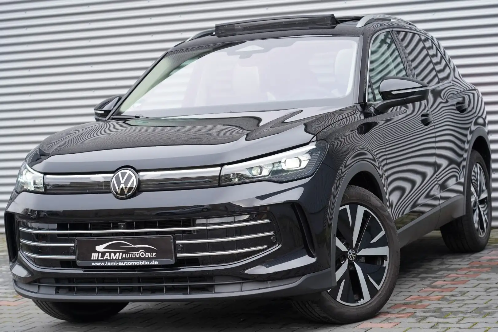 Volkswagen Tiguan 2.0 TDI 110 kW Elegance Leder Pano Ahk Noir - 1