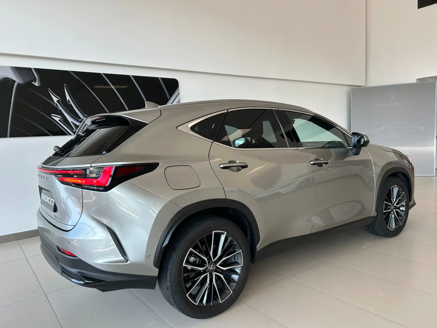 Lexus NX 450h+ NX Plug-in 4WD Luxury - 2