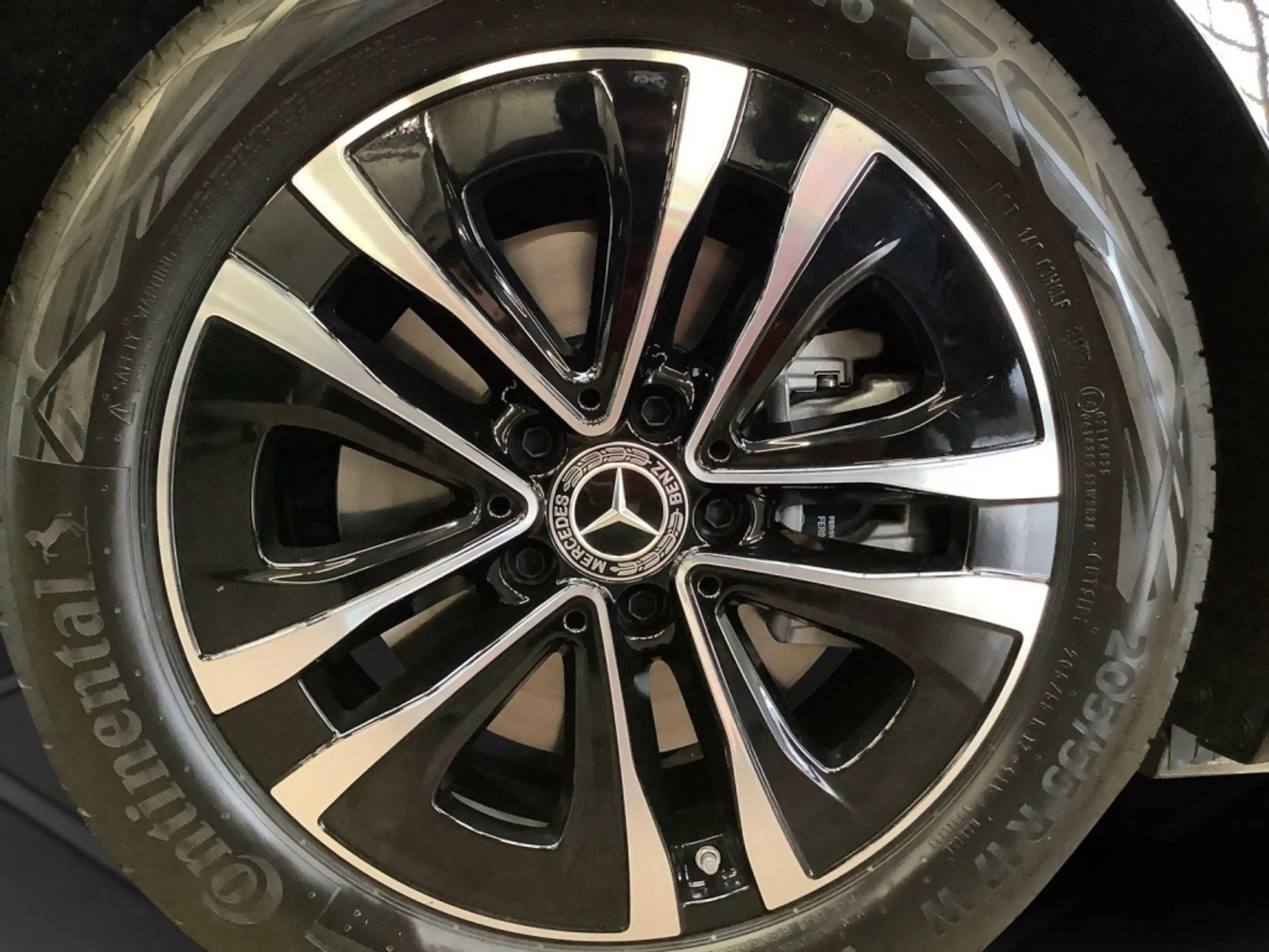 Mercedes-Benz B 220 4MATIC PROGRESSIVE+AHK+17"+MBUX+8G-DCT+LED — photo 6