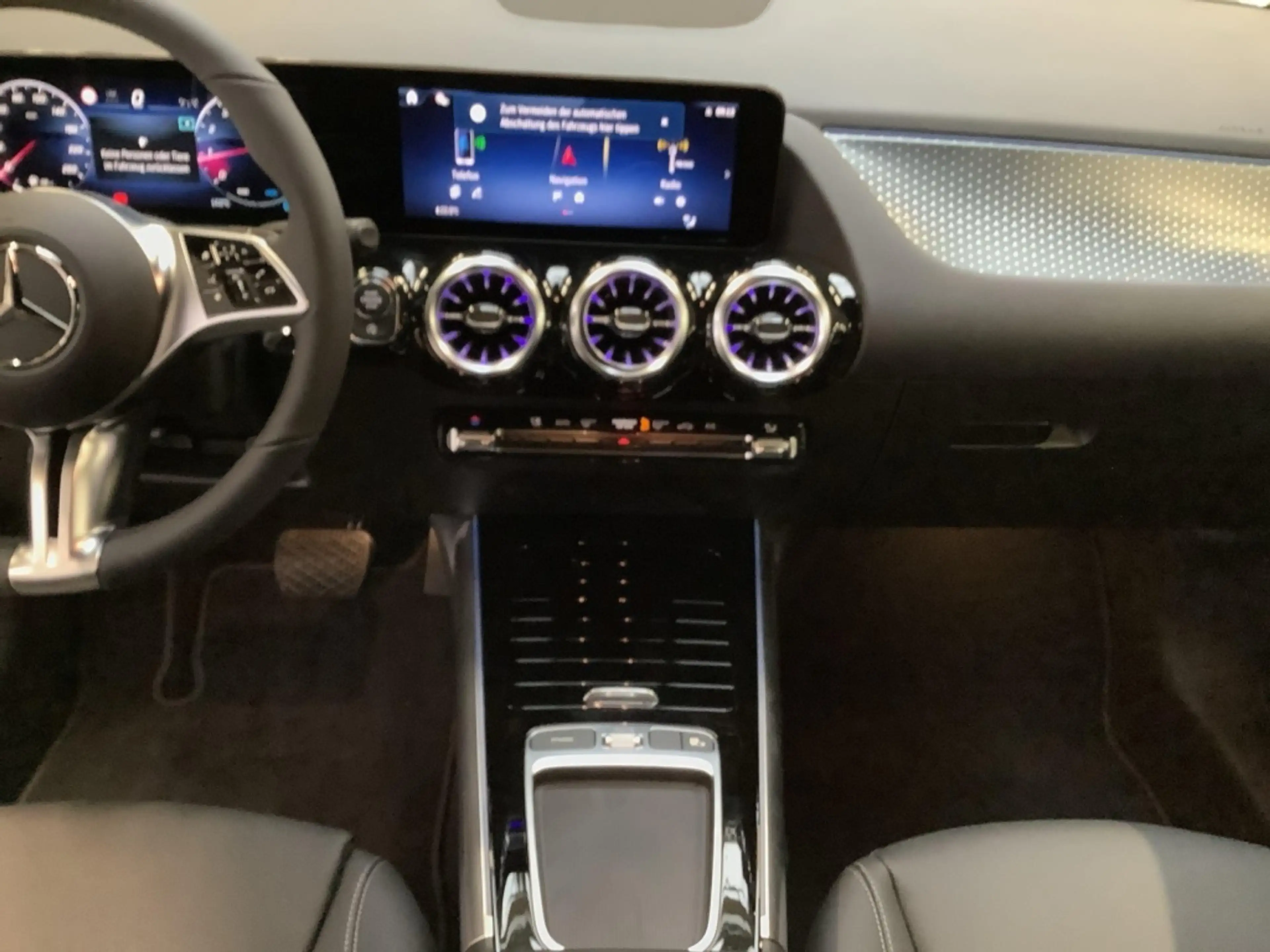 Mercedes-Benz B 220 4MATIC PROGRESSIVE+AHK+17"+MBUX+8G-DCT+LED — photo 13