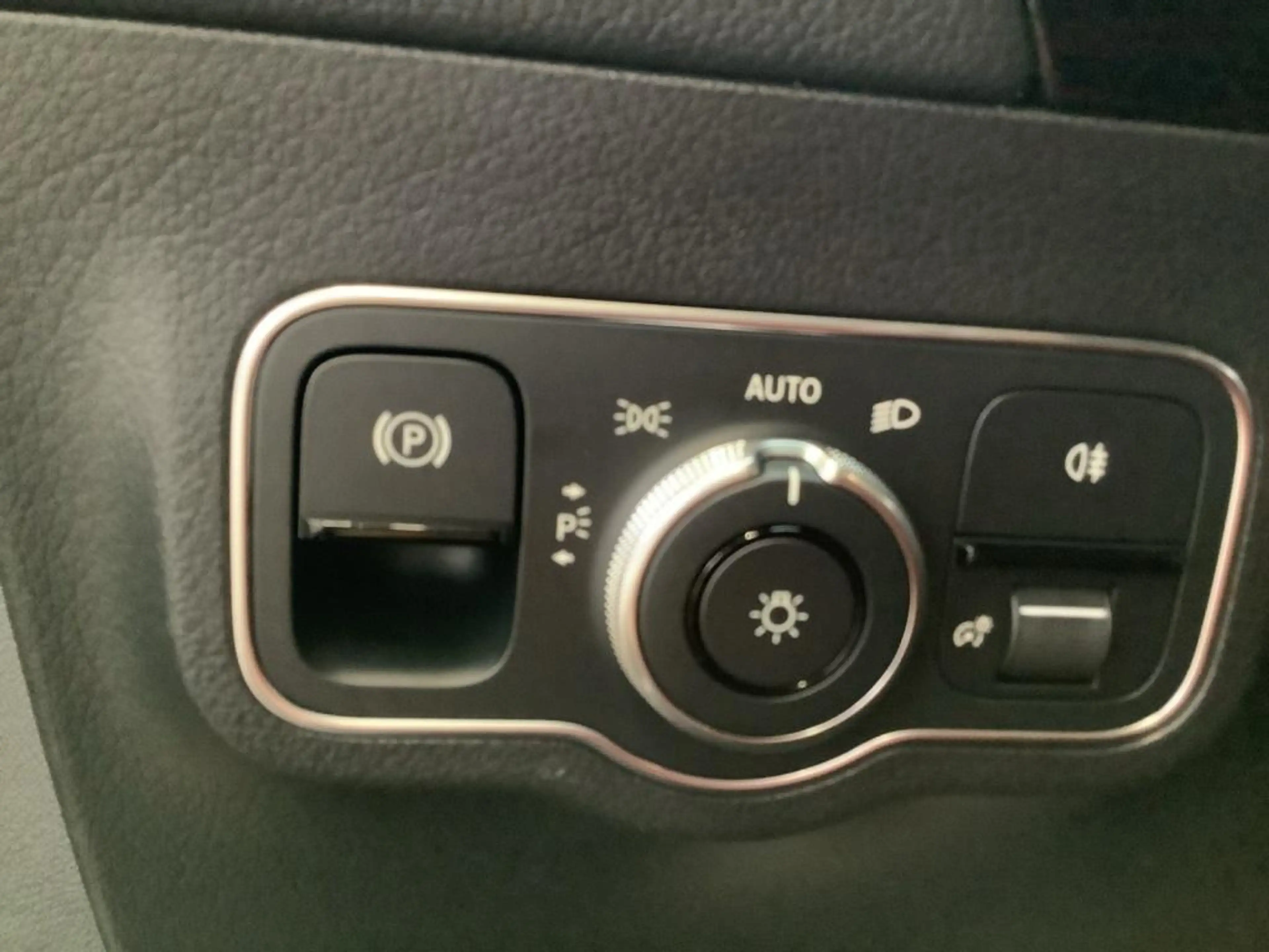 Mercedes-Benz B 220 4MATIC PROGRESSIVE+AHK+17"+MBUX+8G-DCT+LED — photo 15