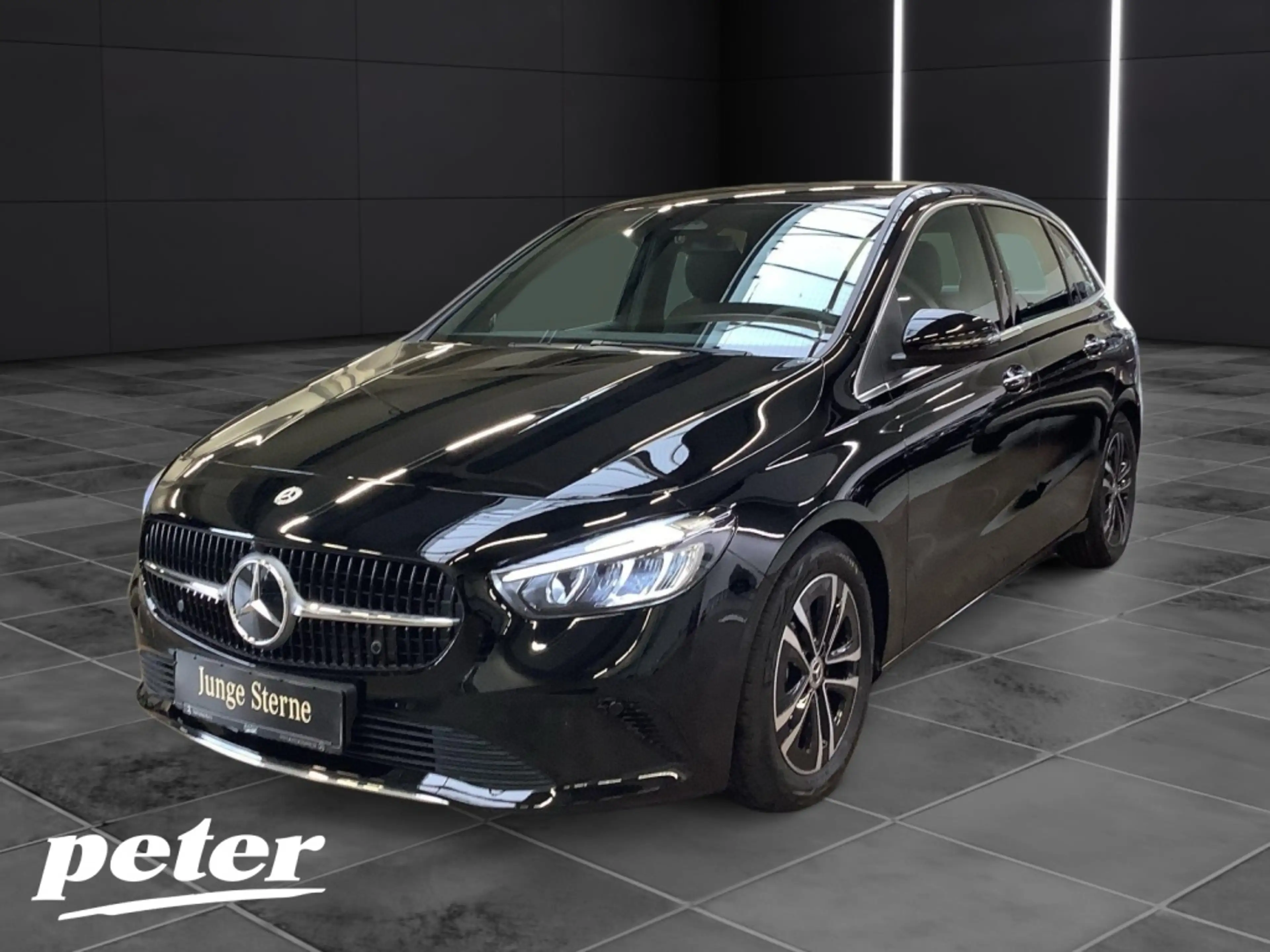 Mercedes-Benz B 220 4MATIC PROGRESSIVE+AHK+17"+MBUX+8G-DCT+LED