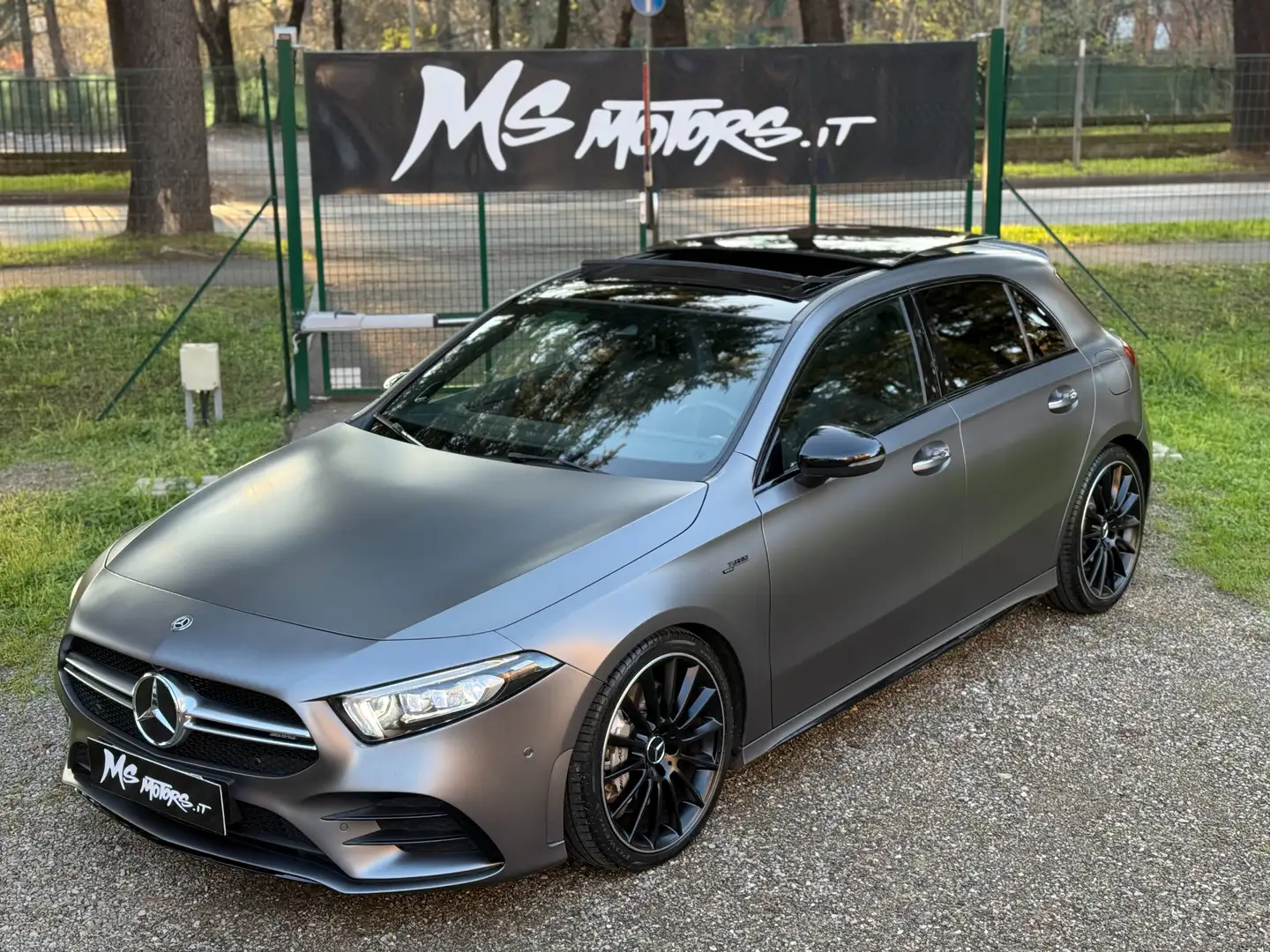 Mercedes-Benz A 35 AMG Race Edition 4matic auto TETTO-19-MULTIBEAM-PELLE Gri - 2