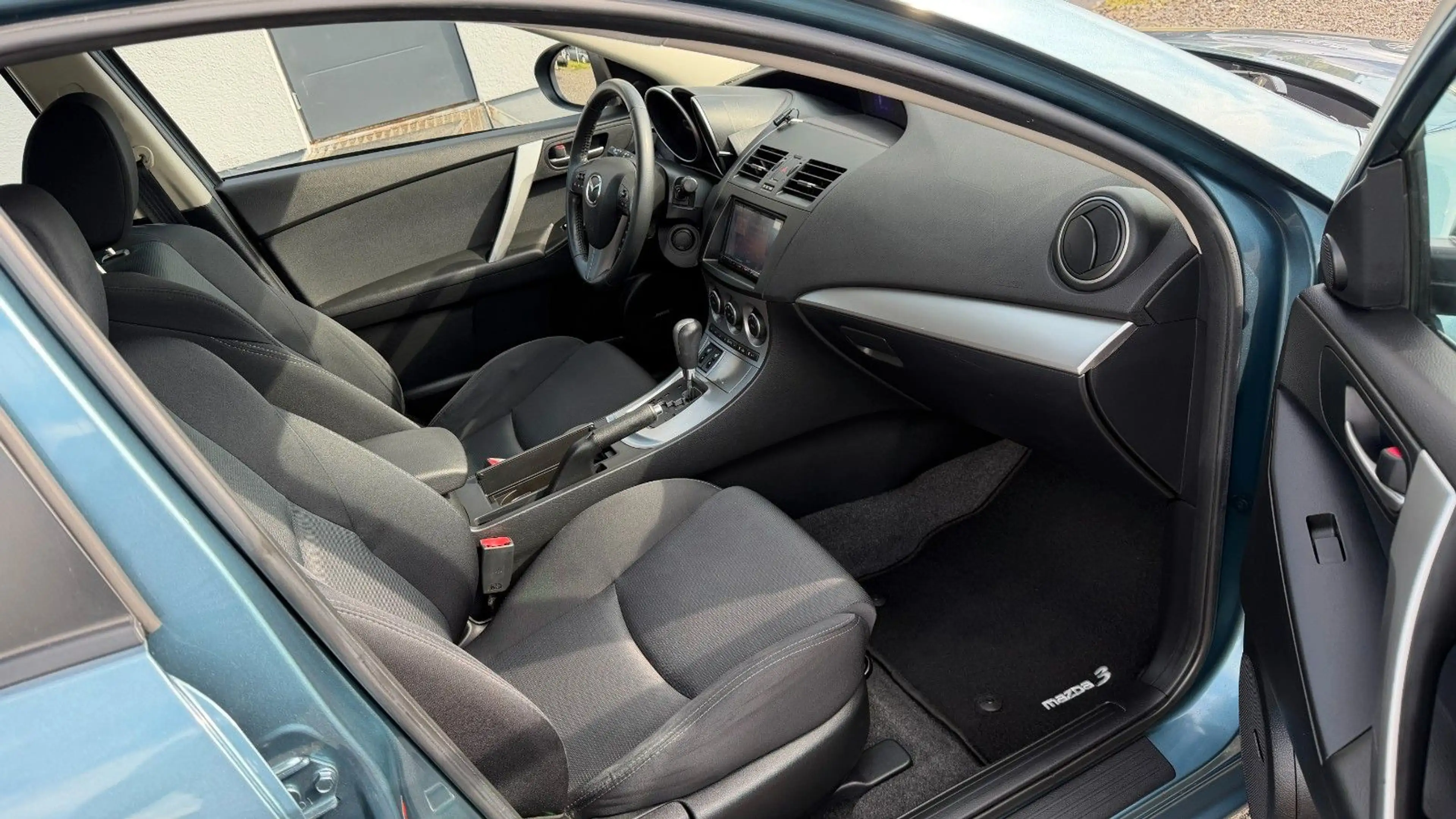 Mazda 3 Sports-Line 1-Hand Scheckheft 8-fach bereift — photo 10