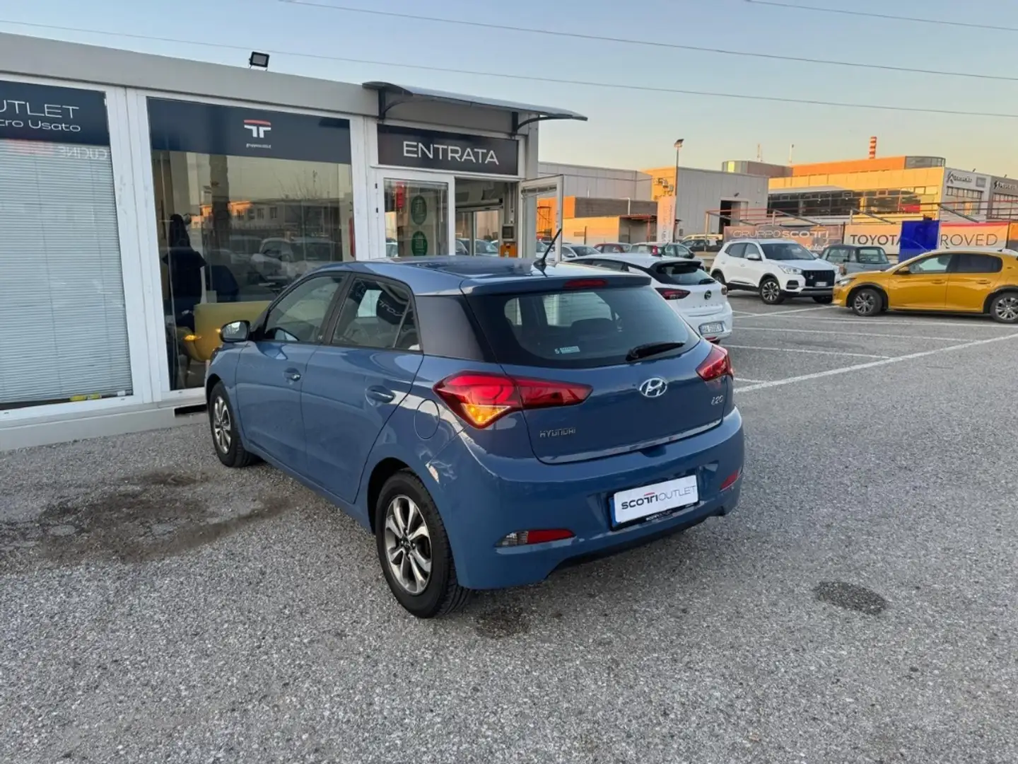 Hyundai i20 5 Porte 1.2 Classic Blu/Azzurro - 2