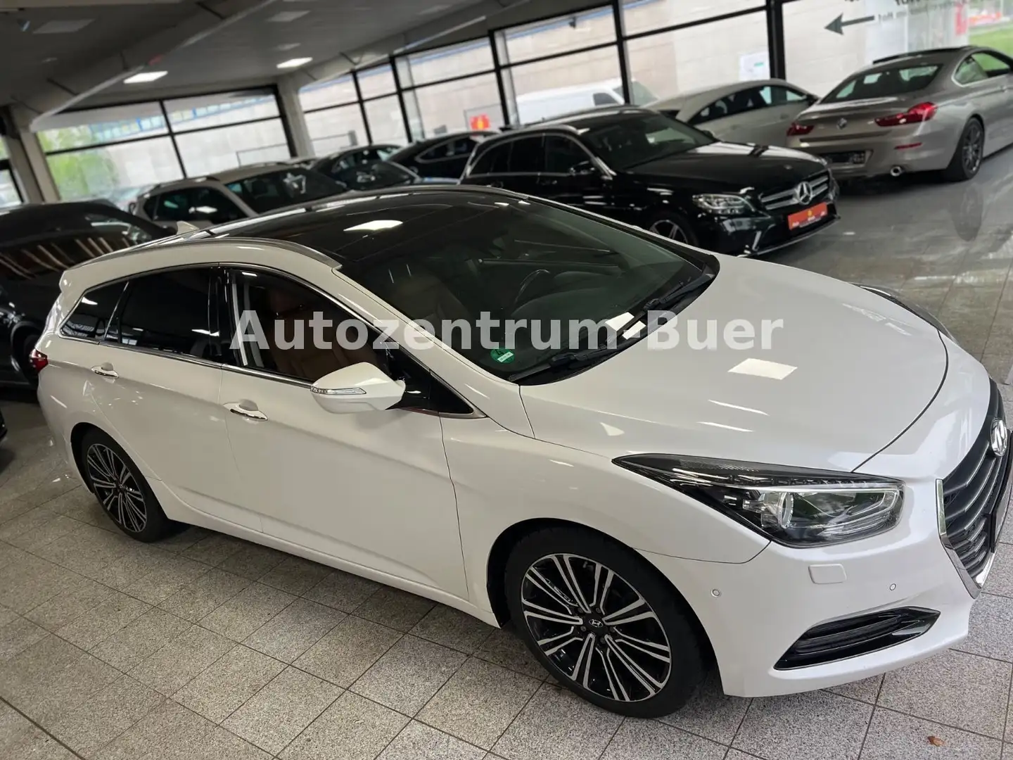 Hyundai i40 cw blue Premium Bílá - 2