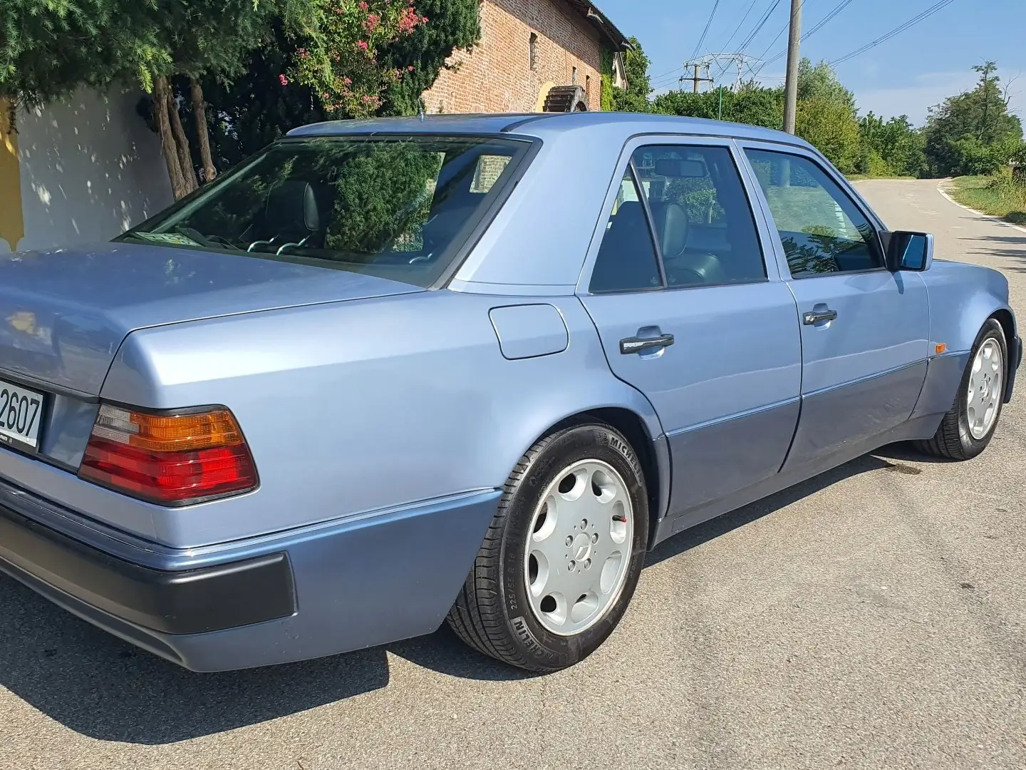 Mercedes-Benz E 500 5000 8CILINDRI Blau - 2