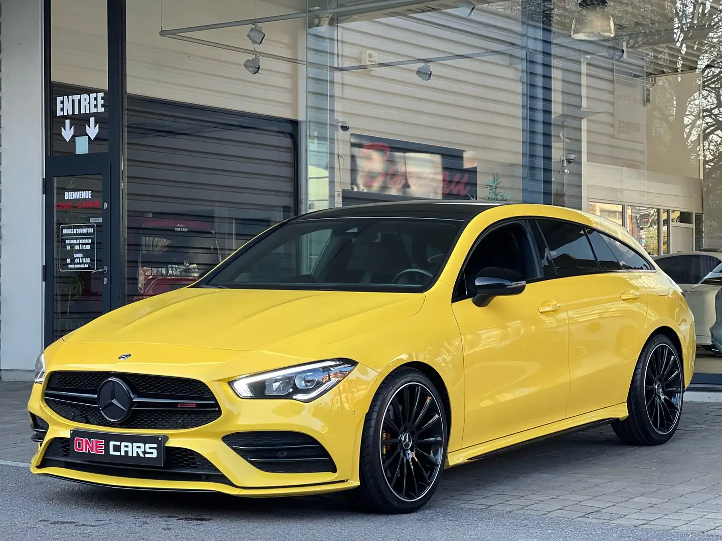Mercedes-Benz CLA 200 Cdi Pack AMG COCKPIT-CAMERA-BIXENON-CUIR-GPS-JA19P Geel - 1
