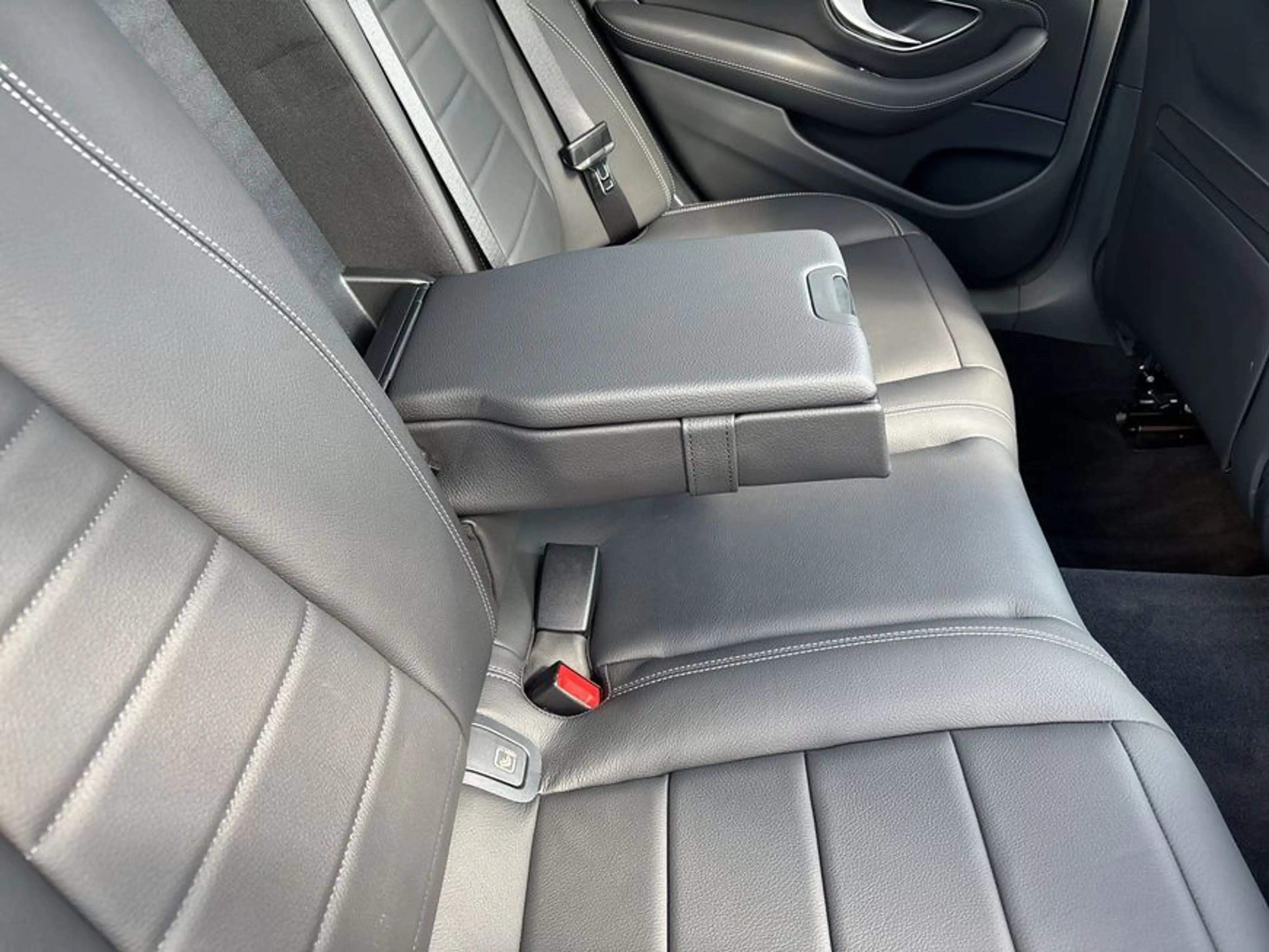 Mercedes-Benz E 450 E-Klasse — photo 22