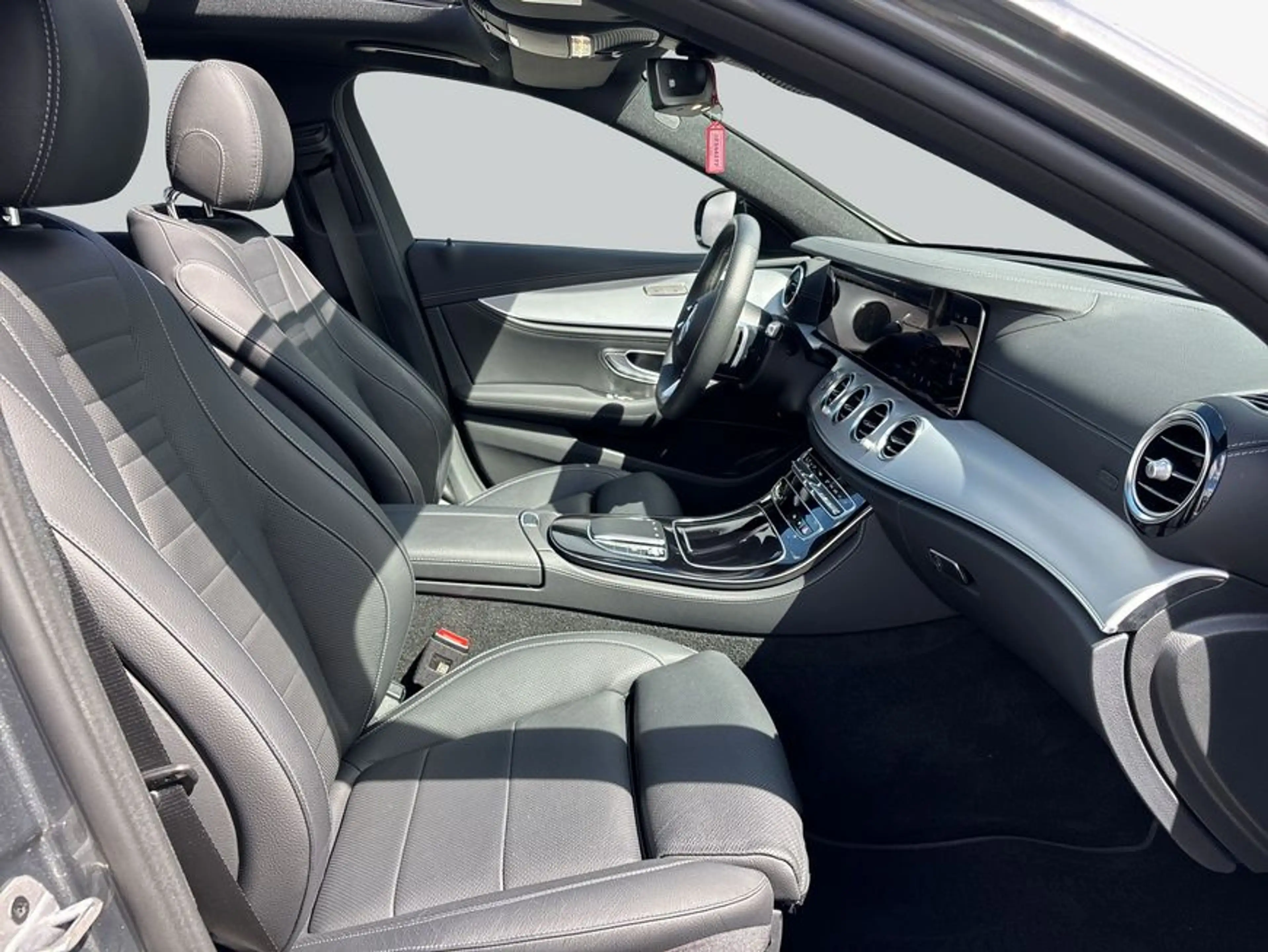Mercedes-Benz E 450 E-Klasse — photo 12