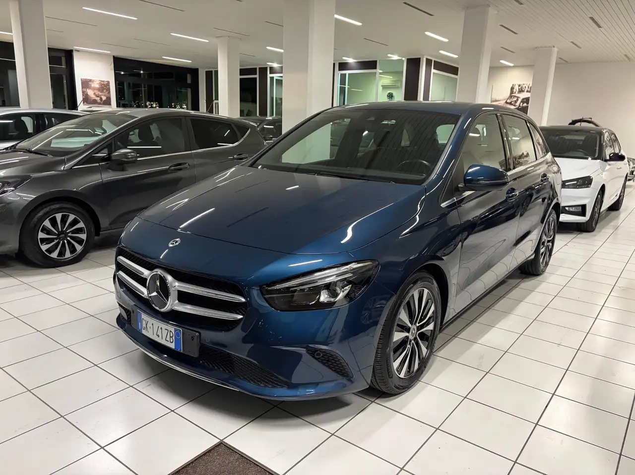 Mercedes-Benz B 180