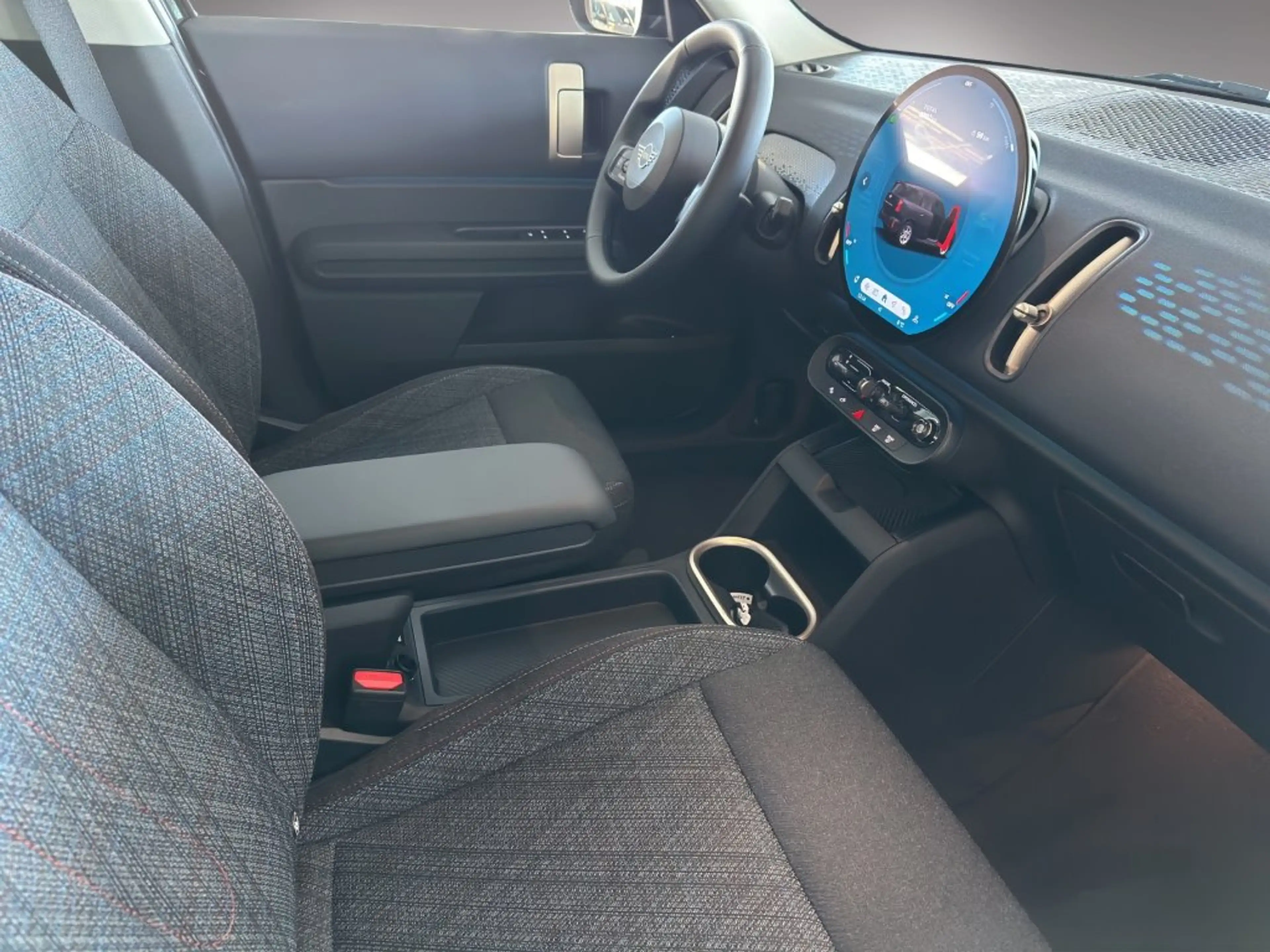 MINI Countryman D — photo 10