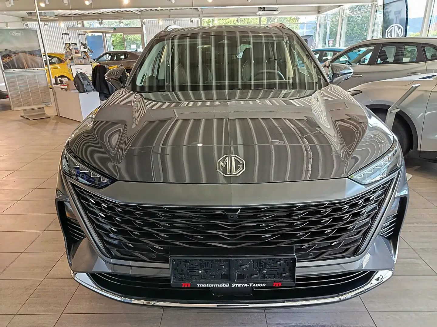 MG MGS9 1,5 PHEV+ Luxury 24,7kWh Aut. Grau - 2