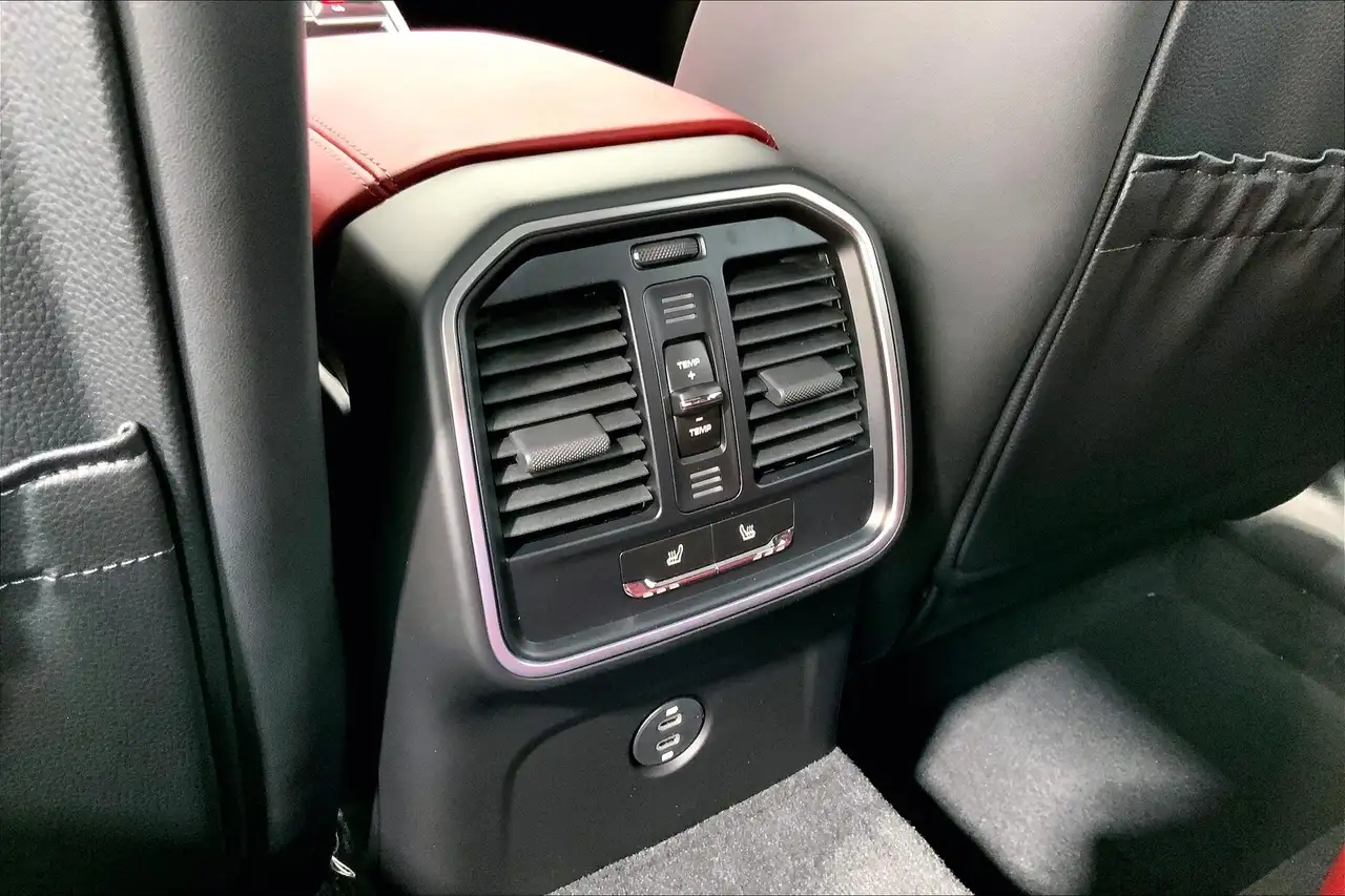 Porsche Macan снимка Porsche Macan