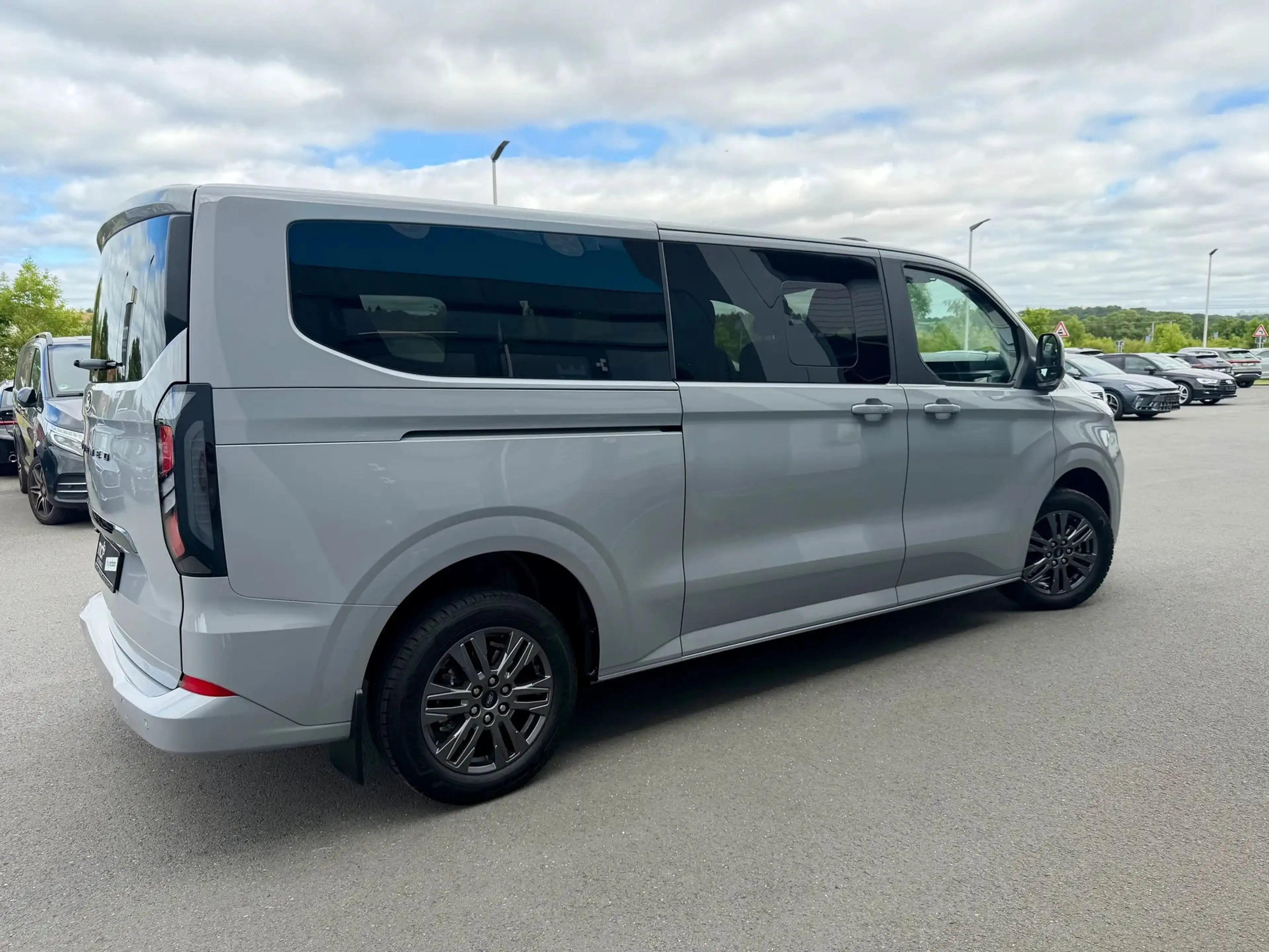 Ford Tourneo Custom Tourneo Custom L2 Titanium 9Sitzer *Leder*AHK* — photo 28