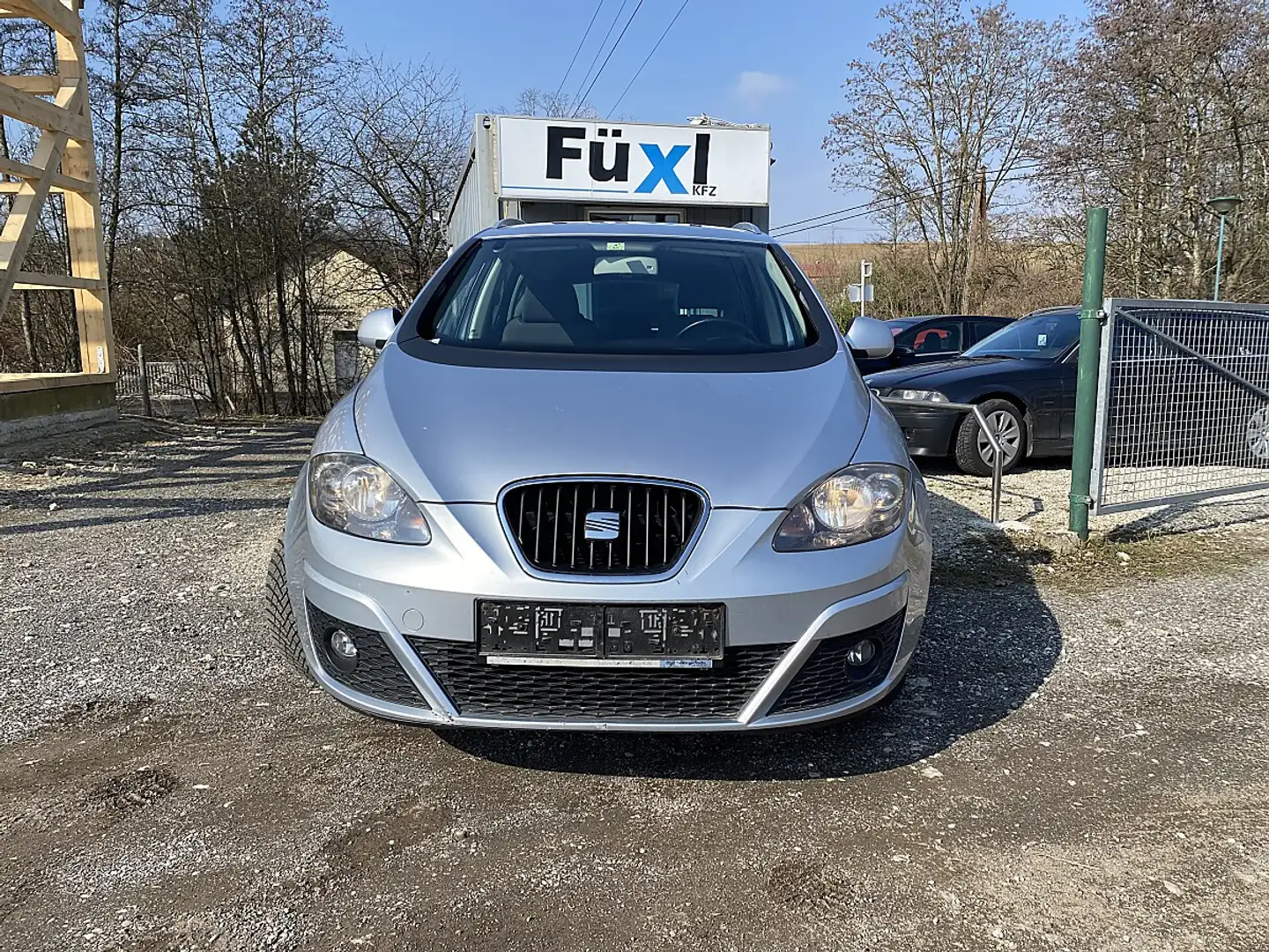 SEAT Altea XL Style 1,6 TDi Autmatik Silber - 2