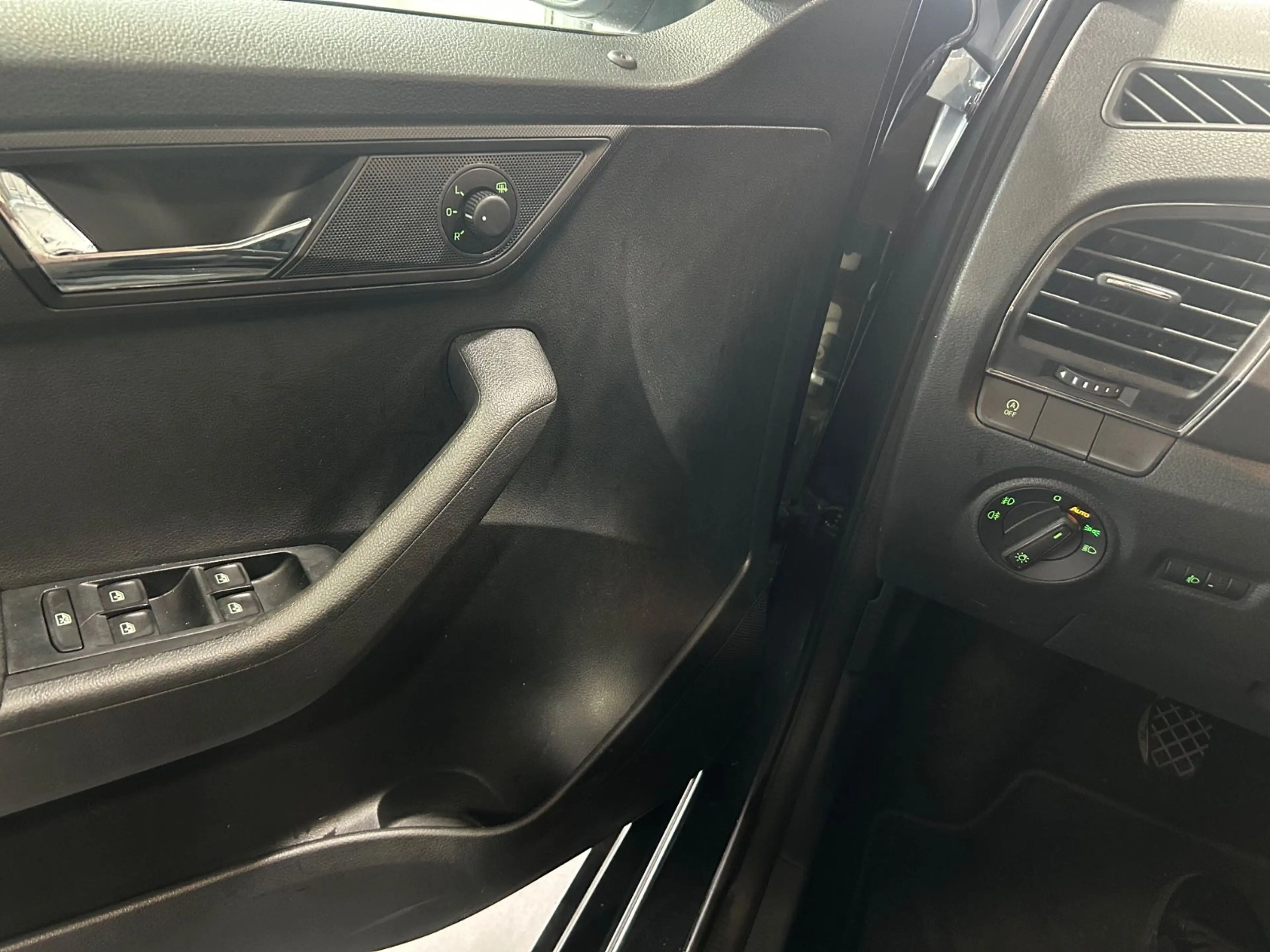 Skoda Fabia 1.0l TSI 81kW Combi Klimatronic LED — photo 13