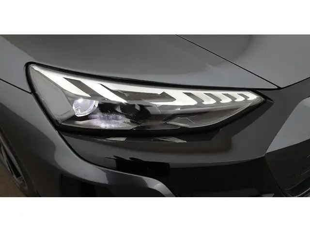 Audi e-tron GT quattro 93kWh Aut LED SKY RADAR B&O NAV Ansicht 11