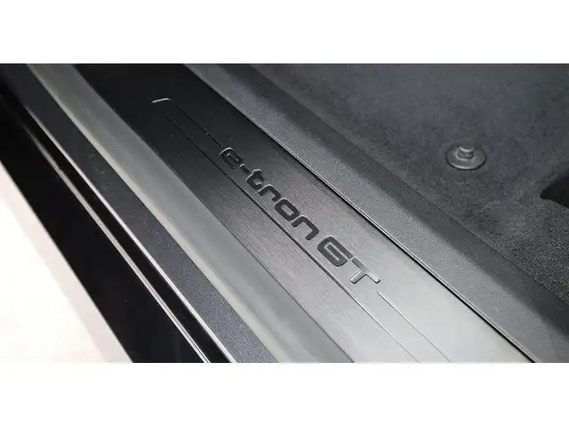 Audi e-tron GT quattro 93kWh Aut LED SKY RADAR B&O NAV Ansicht 30